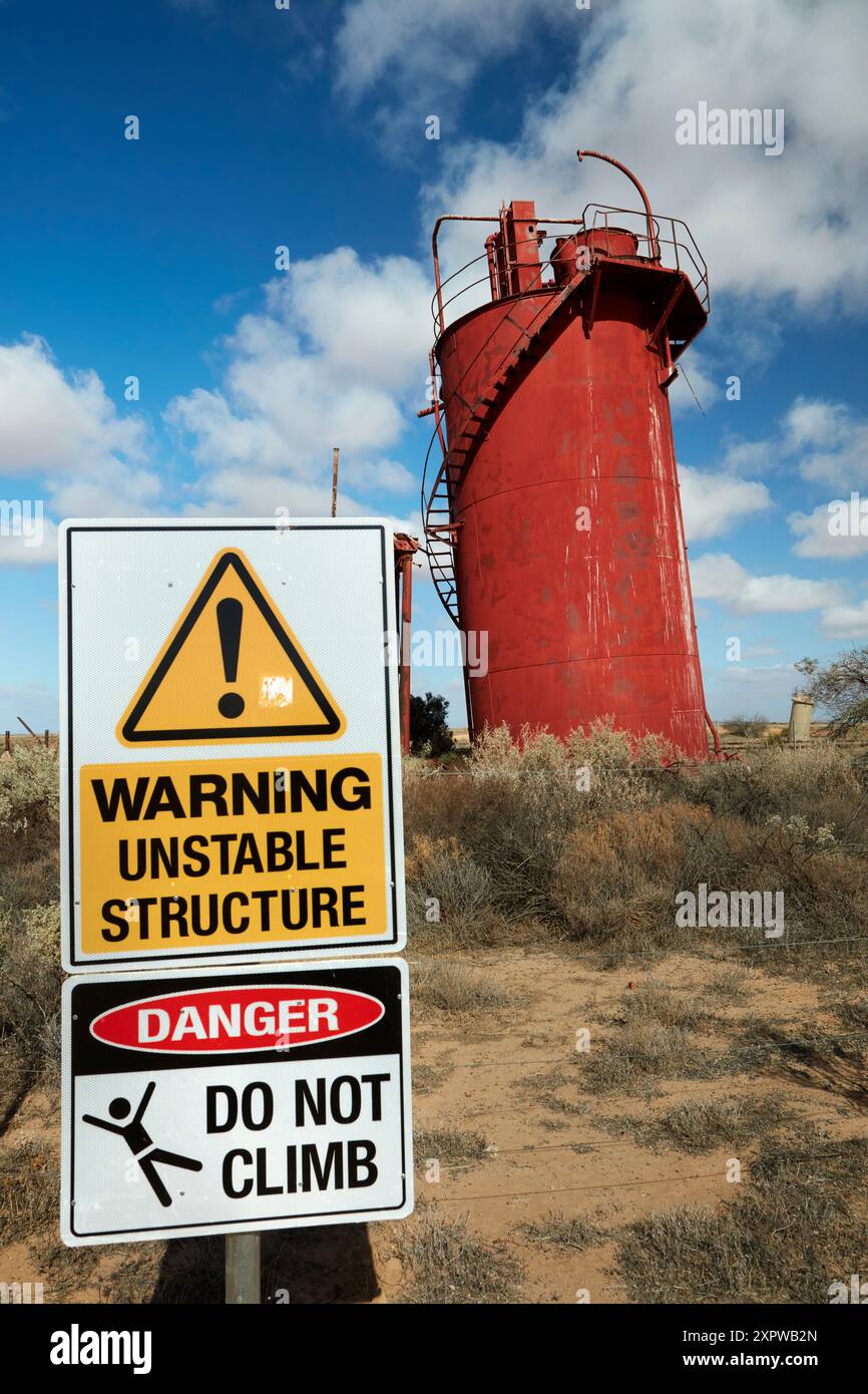 Historischer Wassertank, Anschlussgleis der Curdimurka Railway (Old Ghan Railway), Oodnadatta Track, Outback, South Australia, Australien Stockfoto