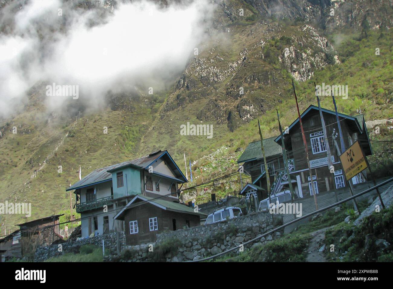 Häuser in Lachung, Lachung Valley, Stadt und eine schöne Bergstation im Nordosten von Sikkim, Indien. 9.600 Meter und am Zusammenfluss von lachen und Lac Stockfoto