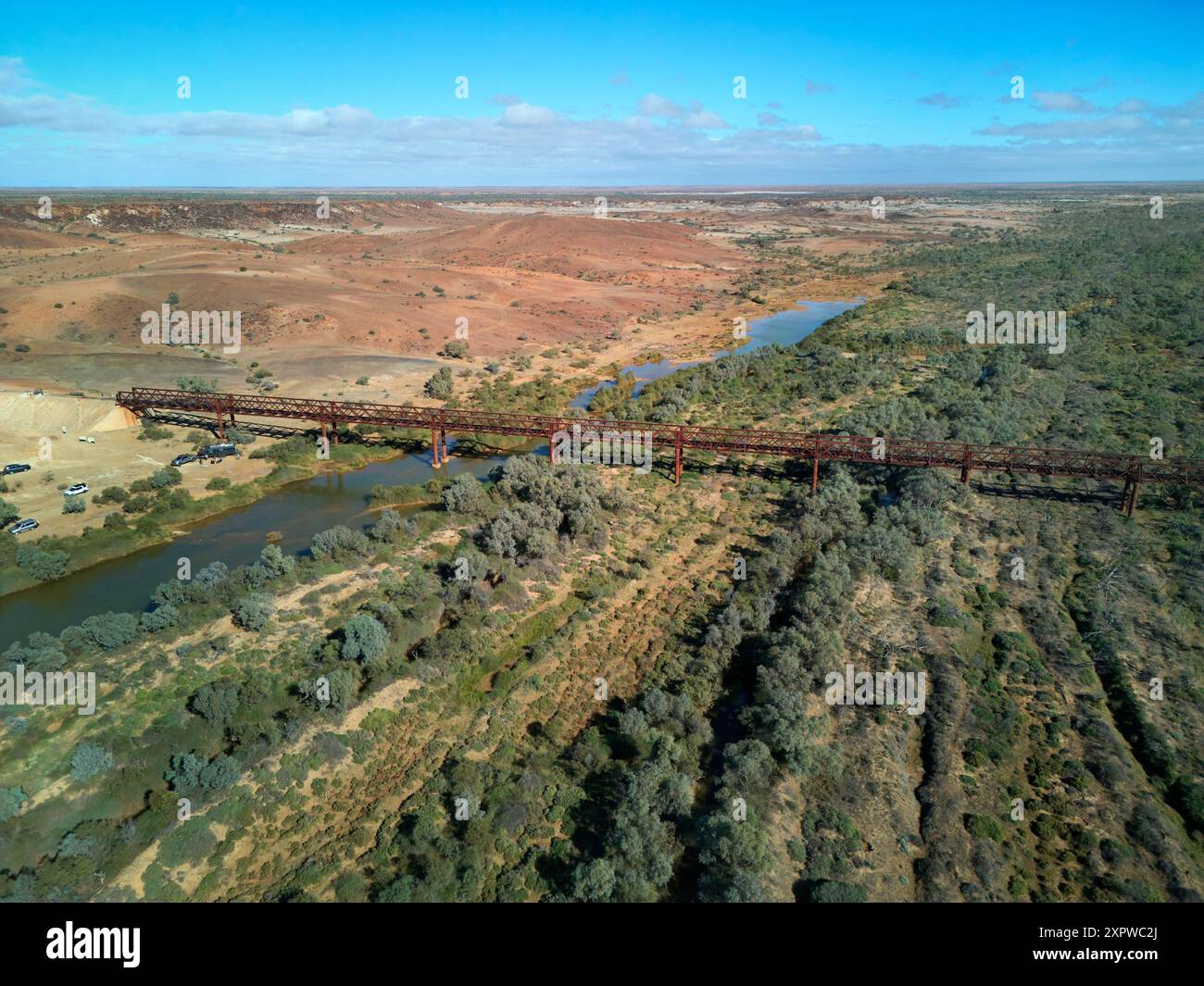 Historische 1889 Algebuckina Railway Bridge (alte Ghan-Linie) Oodnadatta Track, Outback, South Australia, Australien - Luftfahrt Stockfoto