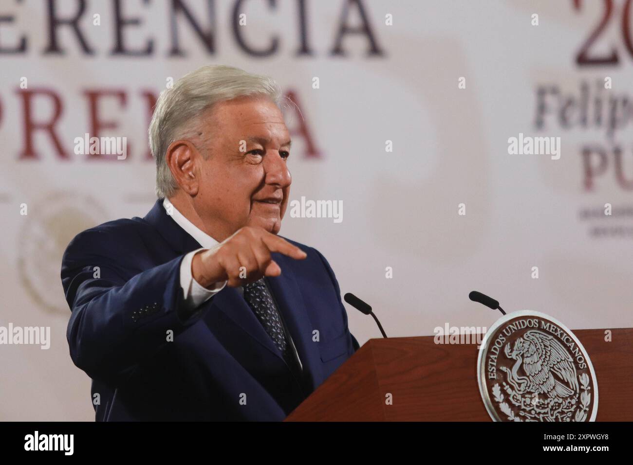 Der mexikanische Präsident Andres Manuel Lopez Obrador Briefing der mexikanische Präsident Andres Manuel Lopez Obrador berichtet, dass die Raffinerie Dos Bocas im Vergleich zu anderen Raffinerien, die weltweit gebaut wurden, bei einer Briefing-Konferenz im National Palace sehr niedrige Kosten hatte. Am 7. August 2024 in Mexiko-Stadt. Mexico City CDMX Mexico Copyright: XCarlosxSantiagox Stockfoto