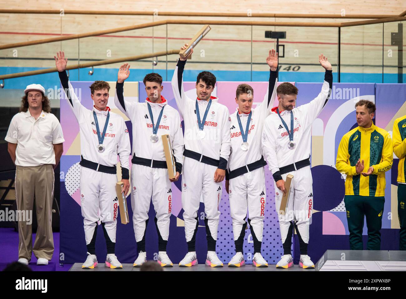 Ethan Hayter, Oliver Wood, Charlie Tanfield und Ethan Vernon von Großbritannien Silbermedaille, Radbahn, Männer&#39;s Team Pursuit während der Olympischen Spiele Paris 2024 am 7. August 2024 im Velodrome National in Saint-Quentin-en-Yvelines, Frankreich Stockfoto