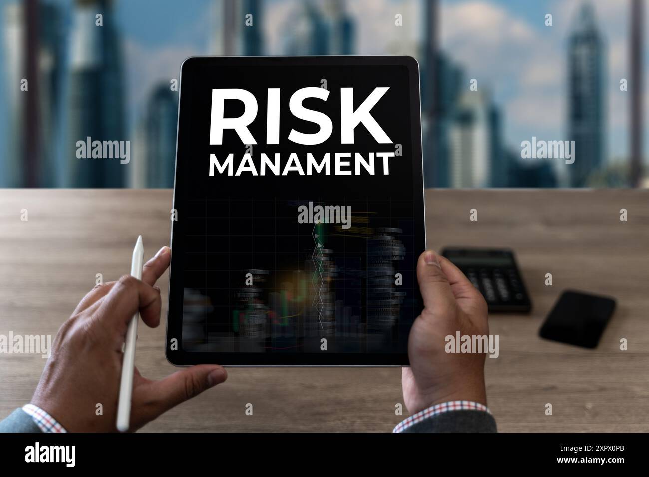 Risikomanagement Finanzkrise Geschäftsmann Investitionen Risikomanagement Stockfoto