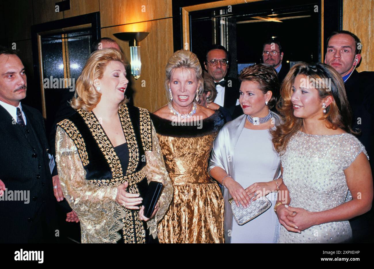 Suha Arafat, Charity Lady Ute Ohoven, Maria Teresa von Luxemburg und Haya Prinzessin von Jordanien, bei der UNESCO Gala in Neuss, 1998. Stockfoto