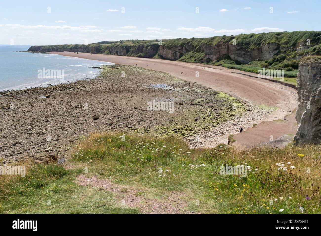 Blick nach Süden entlang Blast Beach, Seaham, Co. Durham, England, Großbritannien Stockfoto