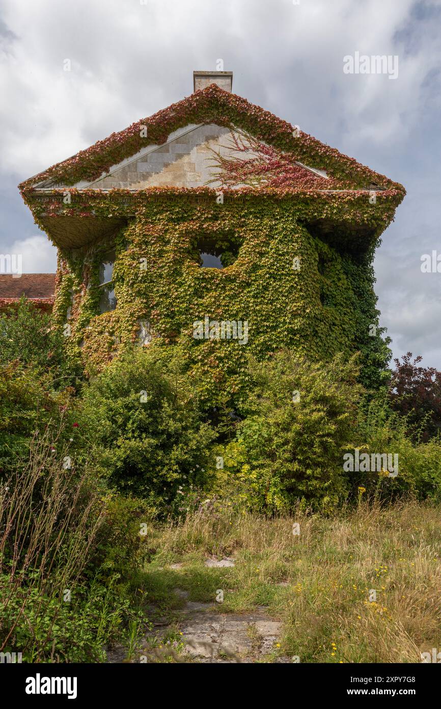 Priory Bay Hotel, bewachsen mit Efeu und Weinstöcken, Isle of Wight Stockfoto