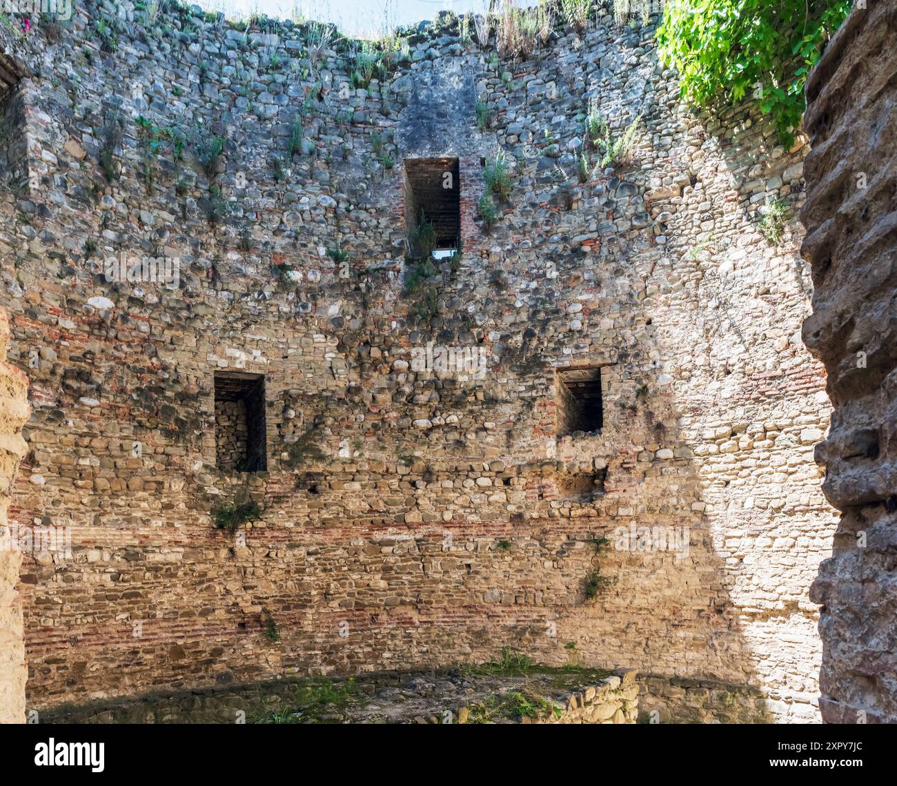 Elbasan Castle (albanisch Kalaja e Elbasanit) ist eine Festung aus dem 15. Jahrhundert in Elbasan, Albanien. Stockfoto