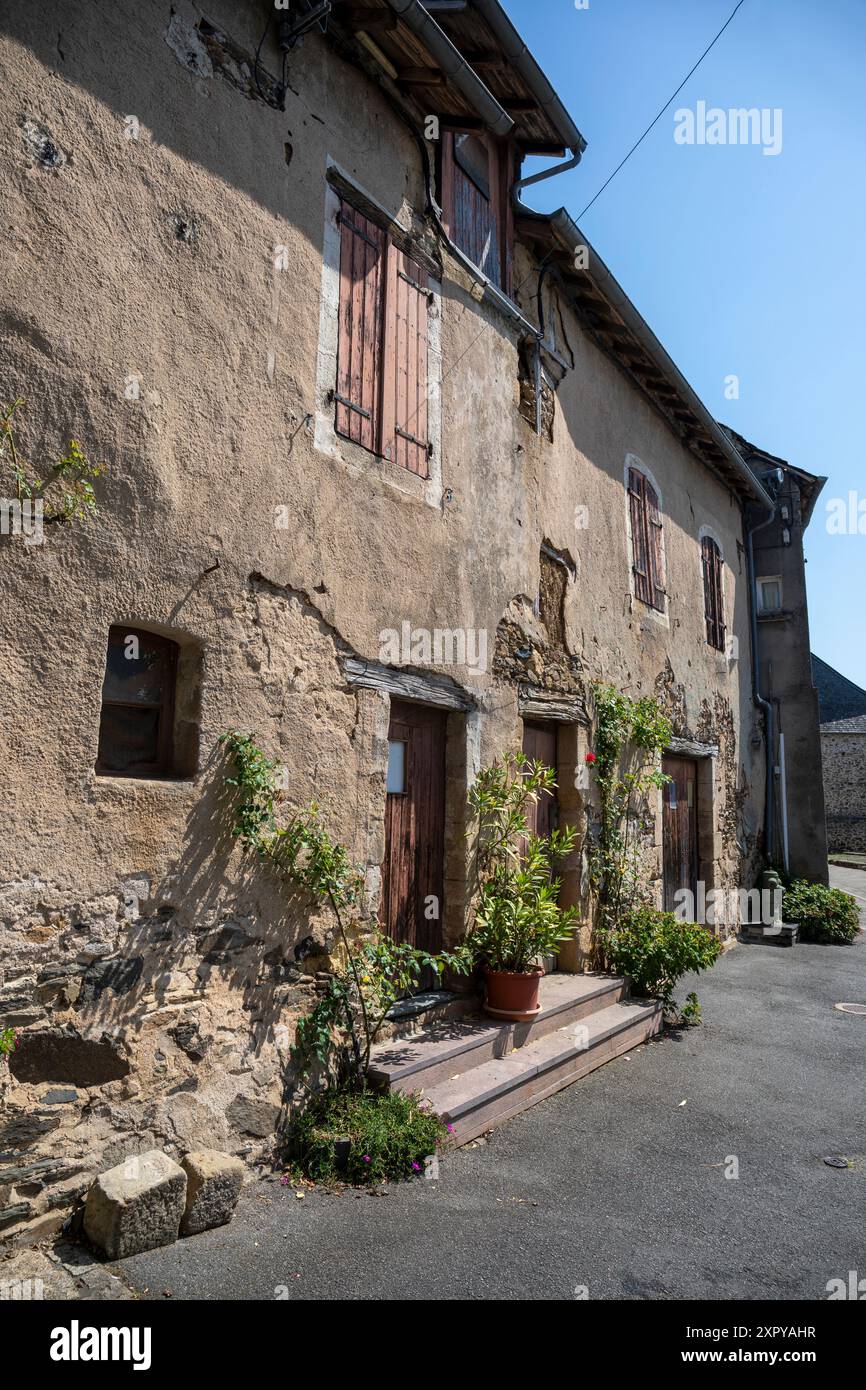 Frankreich, Region Nouvelle-Aquitaine, Donzenac, traditionelle alte Häuser in der Rue des Pénitents Stockfoto