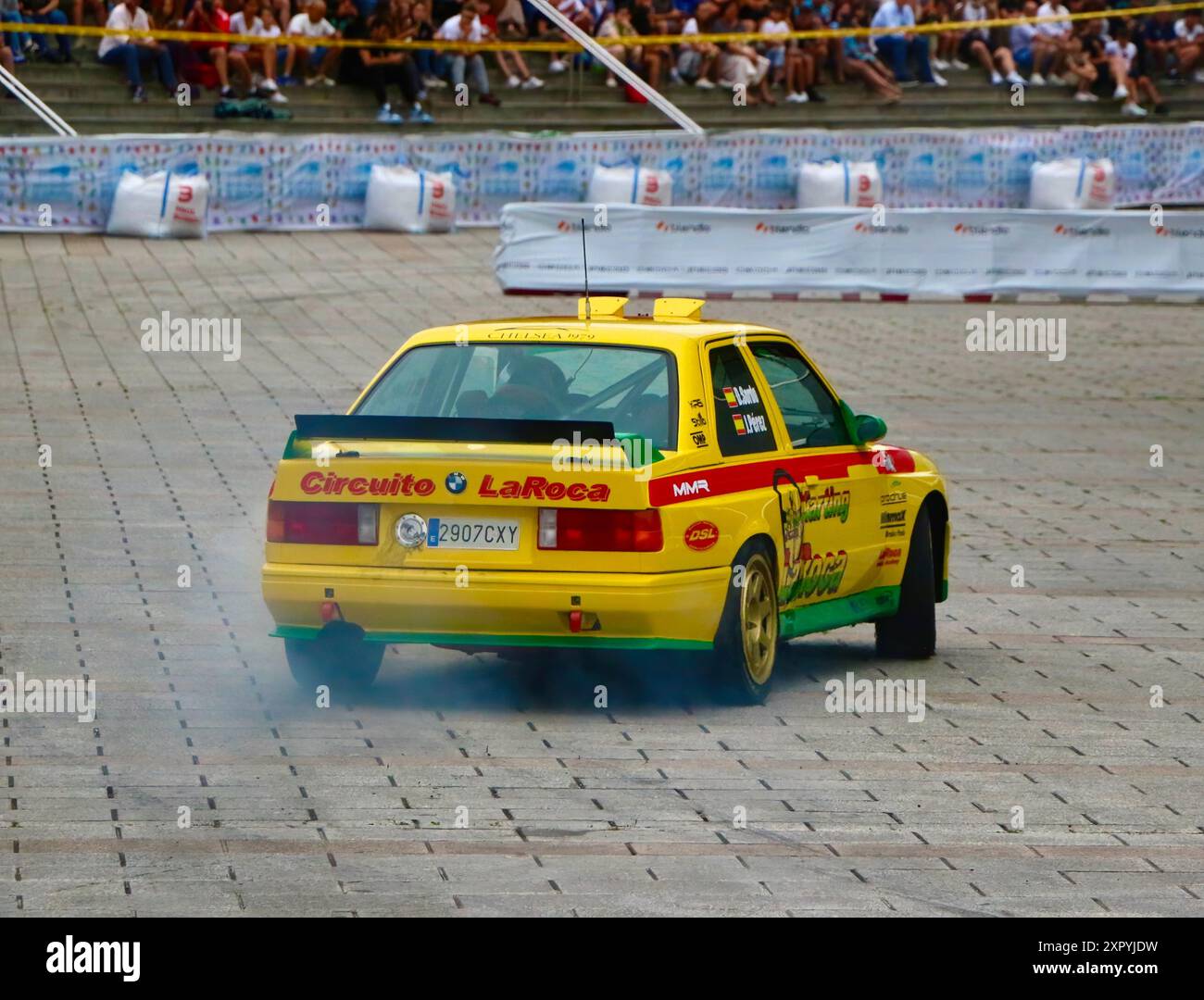 Der spanische Rallyefahrer Daniel „Dani“ Sordo Castillo in einem BMW M3 E30 nahm an der 17. Cristian Lopez Rallye Santander Cantabria in Spanien Teil Stockfoto