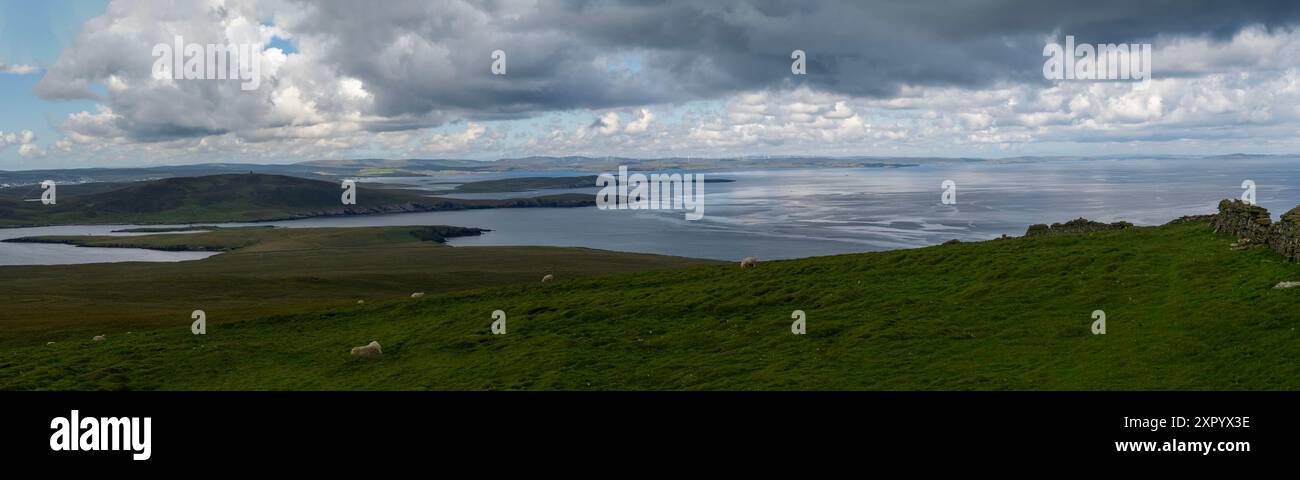 Blick von Noss NNNR über Noss Sound in Richtung Bressay und Festland shetland. Stockfoto