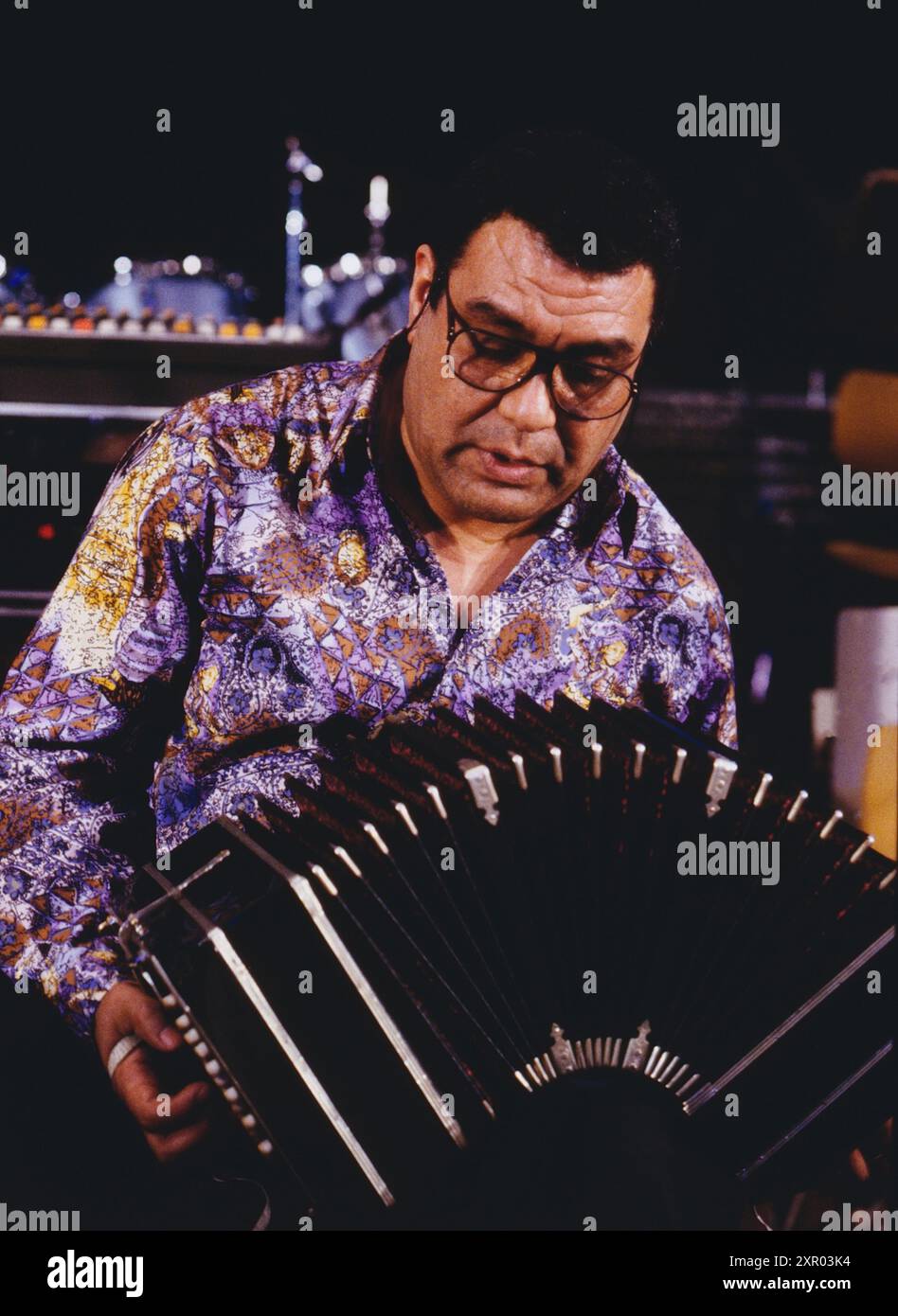 Jazz fest Berlin, Philharmonie, 1988, Dino Saluzzi, argentinischer Bandoneonspieler, Auftritt mit George Gruntz Concert Jazz Band mit besonderen Gästen Stockfoto