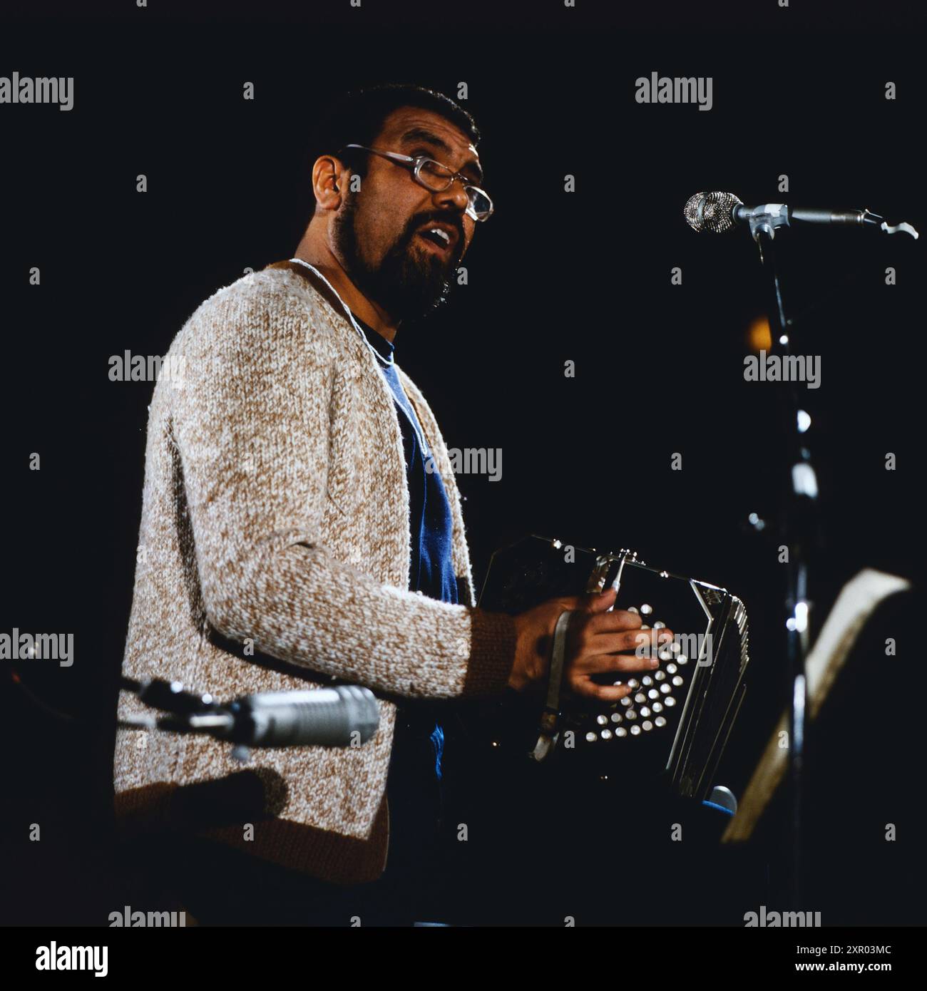 Jazz Fest Berlin, Philharmonie, 1982, Dino Saluzzi, Tango Nuevo, Ethno-Jazz, argentinischer Bandoneonspieler, Auftritt mit dem Dino Saluzzi Quartet Stockfoto