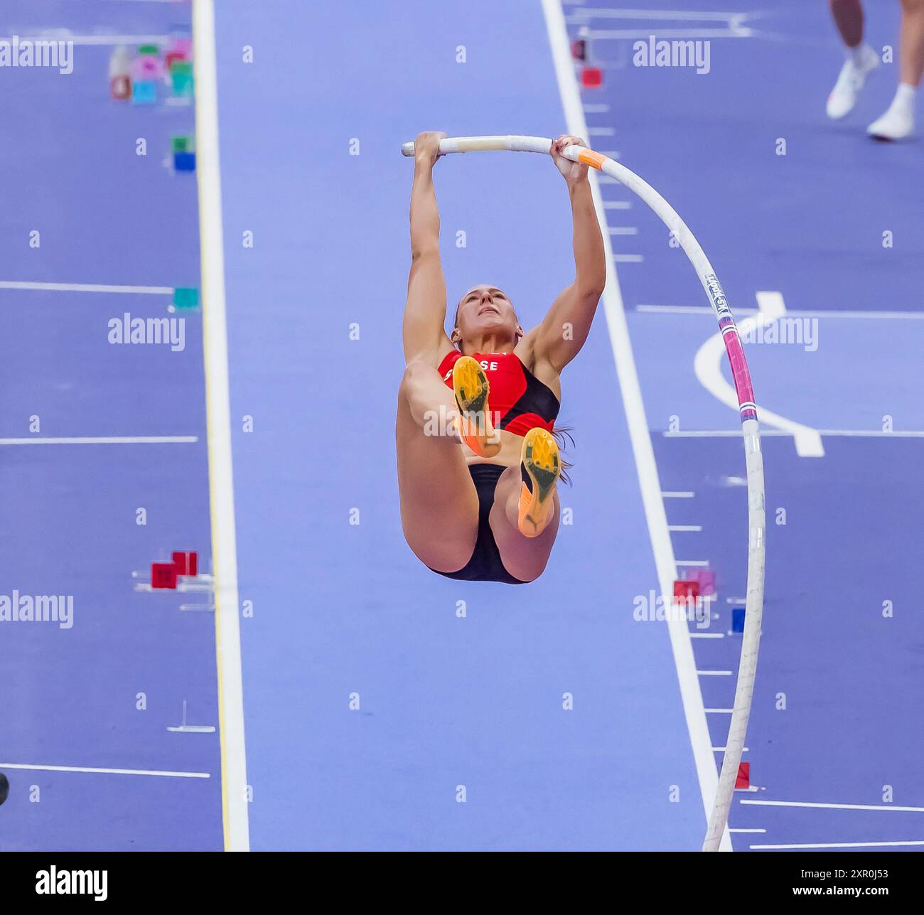 Paris, Ile de France, Frankreich. August 2024. ANGELICA MOSER (SUI) aus der Schweiz tritt bei den Olympischen Sommerspielen 2024 in Paris im Stadion Stade de France an. (Kreditbild: © Walter Arce/ZUMA Press Wire) NUR REDAKTIONELLE VERWENDUNG! Nicht für kommerzielle ZWECKE! Stockfoto