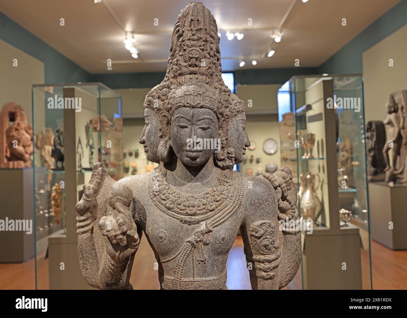 Shiva als Sadashiva oder Mahesha ist eine vielseitige Hexe wie ein menschliches Wesen, die jedes Gesicht verschiedene Emotionen inspiriert. Stockfoto