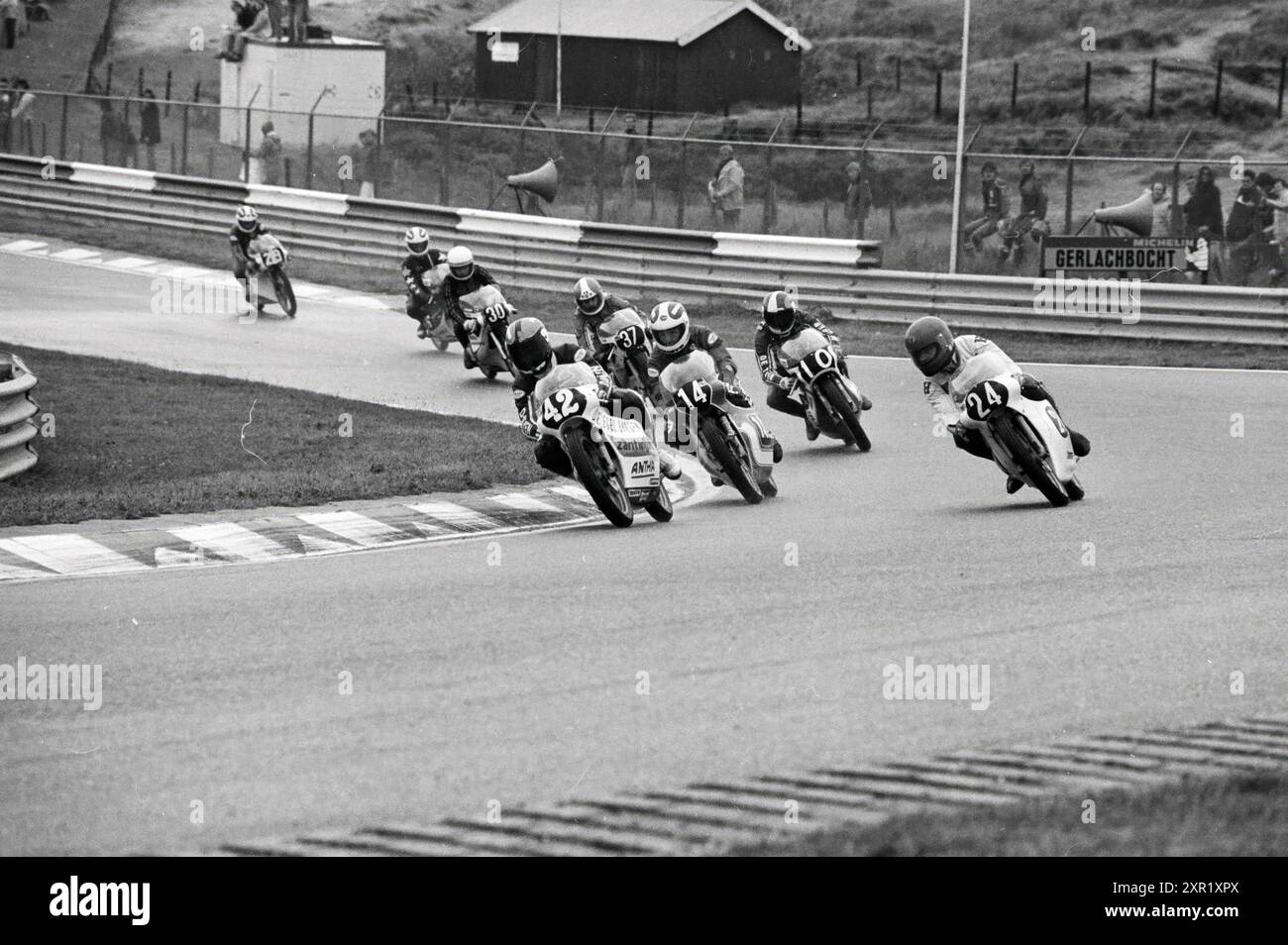 Olof Road Races, Zandvoort Circuit, Motorräder, Motorradrennen, Zandvoort, Burgemeester van Alphenstraat, 14. September 1980, Whizgle Dutch News: historische Bilder zugeschnitten auf die Zukunft. Erkunden Sie die Vergangenheit der Niederlande mit modernen Perspektiven durch Bilder von niederländischen Agenturen. Verbinden der Ereignisse von gestern mit den Erkenntnissen von morgen. Begeben Sie sich auf eine zeitlose Reise mit Geschichten, die unsere Zukunft prägen. Stockfoto