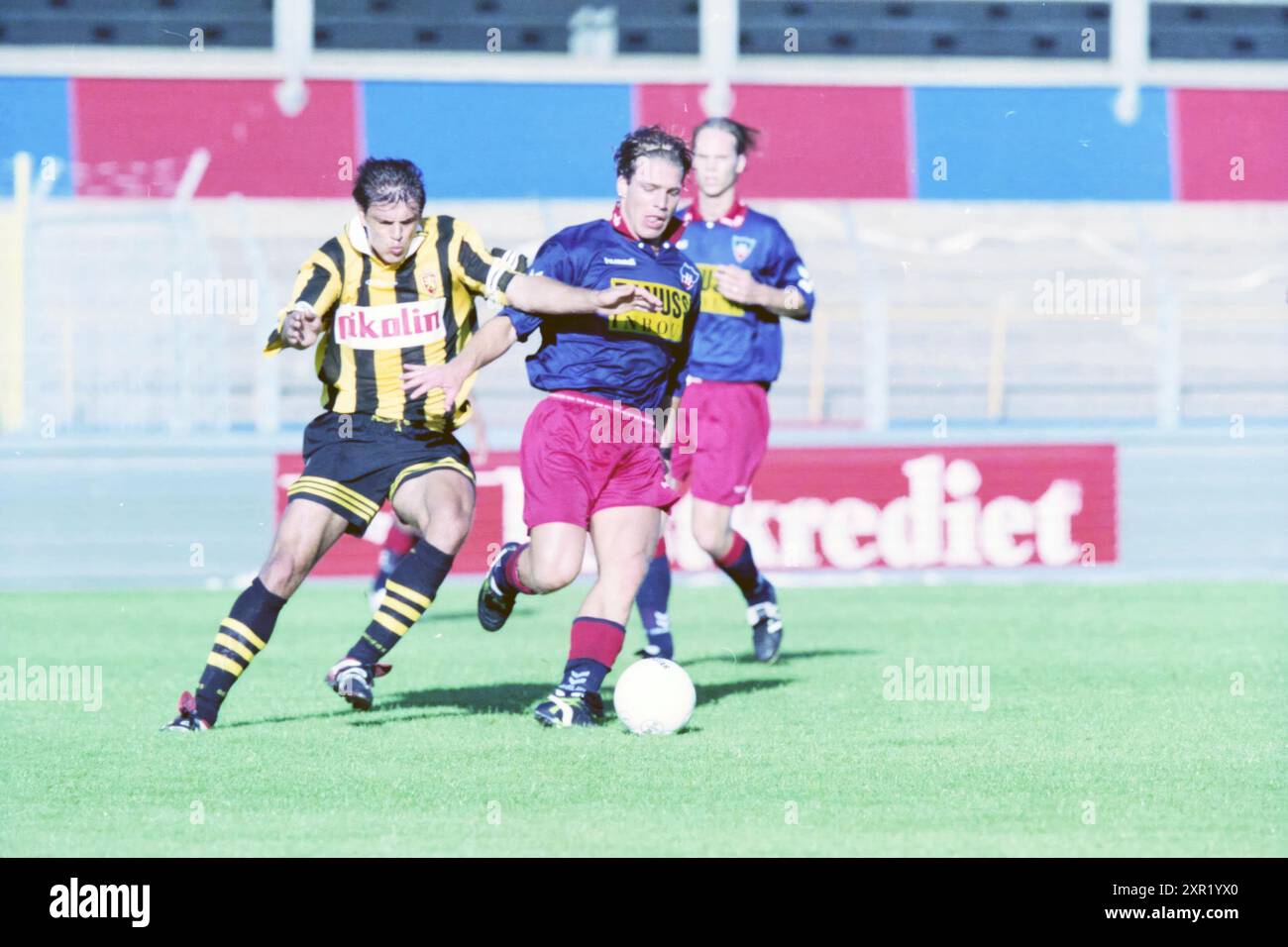 Football, Haarlem - Real Zaragoza, Haarlem, Niederlande, 07-08-1998, Whizgle Dutch News: Historische Bilder zugeschnitten auf die Zukunft. Erkunden Sie die Vergangenheit der Niederlande mit modernen Perspektiven durch Bilder von niederländischen Agenturen. Verbinden der Ereignisse von gestern mit den Erkenntnissen von morgen. Begeben Sie sich auf eine zeitlose Reise mit Geschichten, die unsere Zukunft prägen. Stockfoto