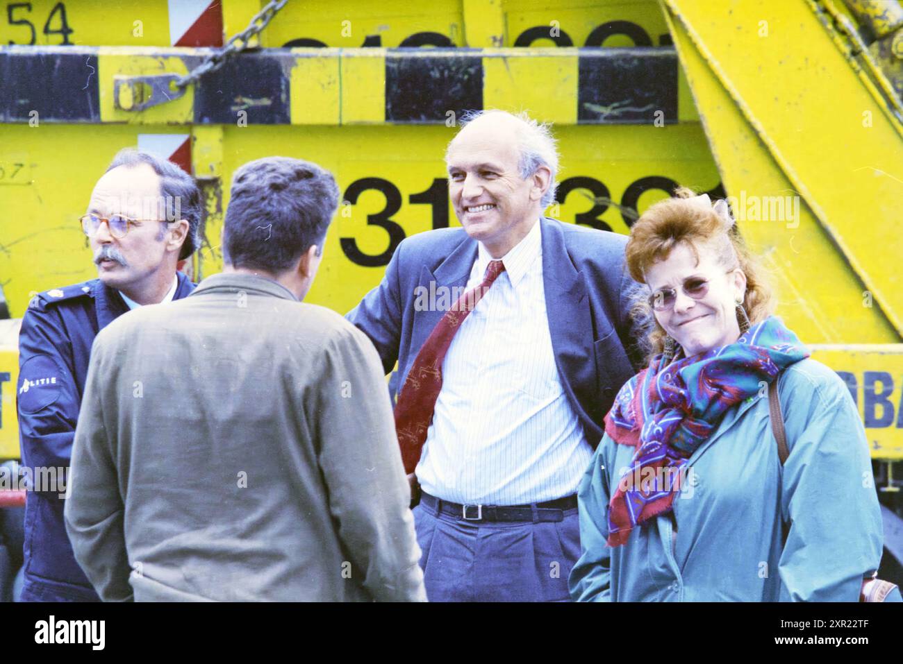 Notfall-Treffen über Okehuis, 16-06-1995, Whizgle Dutch News: Historische Bilder für die Zukunft zugeschnitten. Erkunden Sie die Vergangenheit der Niederlande mit modernen Perspektiven durch Bilder von niederländischen Agenturen. Verbinden der Ereignisse von gestern mit den Erkenntnissen von morgen. Begeben Sie sich auf eine zeitlose Reise mit Geschichten, die unsere Zukunft prägen. Stockfoto