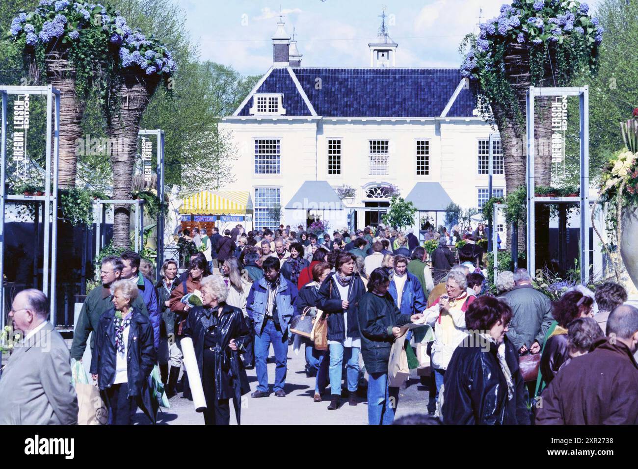 Haus und Garten, Hektik und Hektik, Velsen, 06-05-1997, Whizgle Dutch News: historische Bilder für die Zukunft. Erkunden Sie die Vergangenheit der Niederlande mit modernen Perspektiven durch Bilder von niederländischen Agenturen. Verbinden der Ereignisse von gestern mit den Erkenntnissen von morgen. Begeben Sie sich auf eine zeitlose Reise mit Geschichten, die unsere Zukunft prägen. Stockfoto