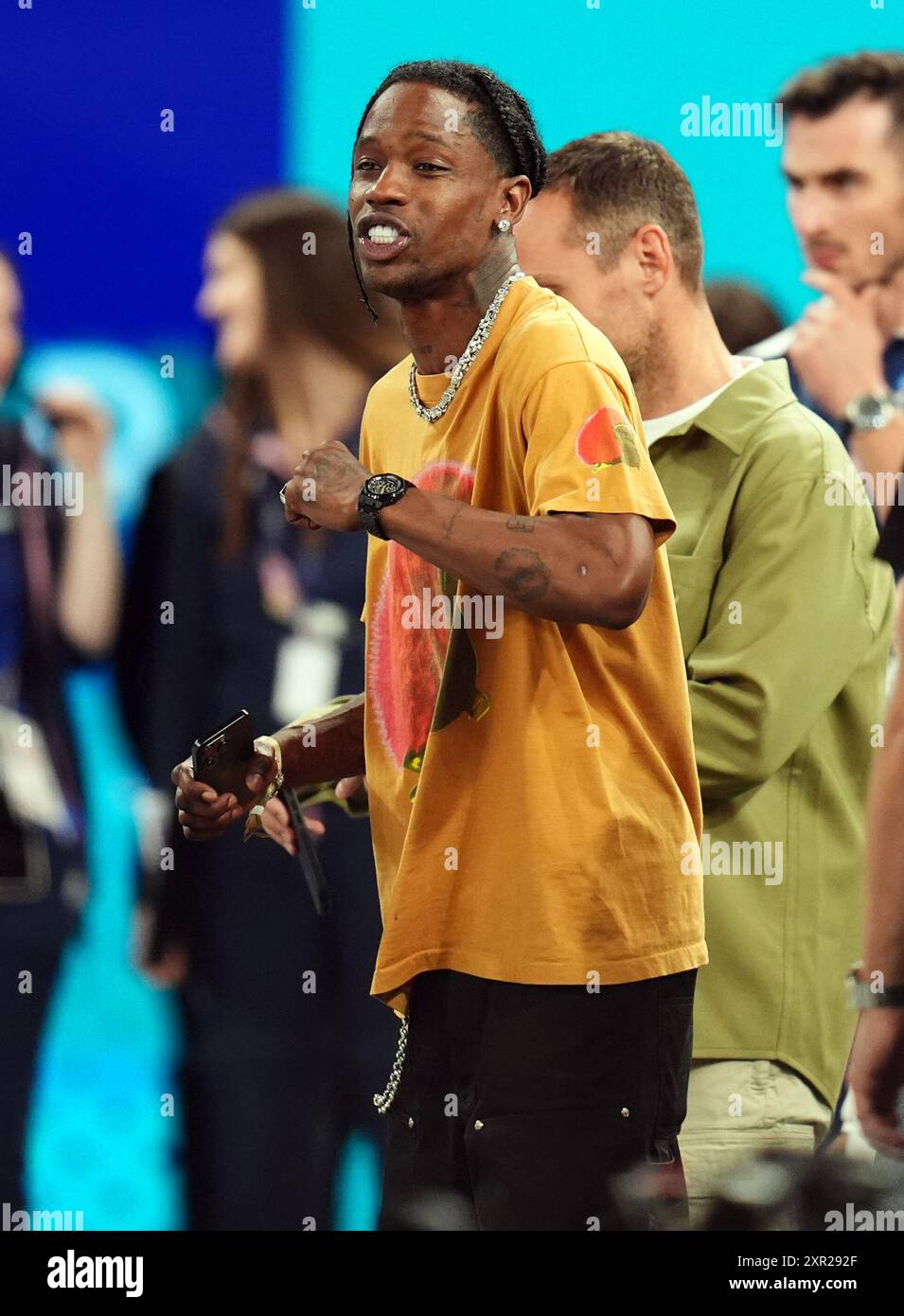 Travis Scott besucht das Halbfinalspiel der Männer in der Bercy Arena am 13. Tag der Olympischen Spiele 2024 in Paris. Bilddatum: Donnerstag, 8. August 2024. Stockfoto