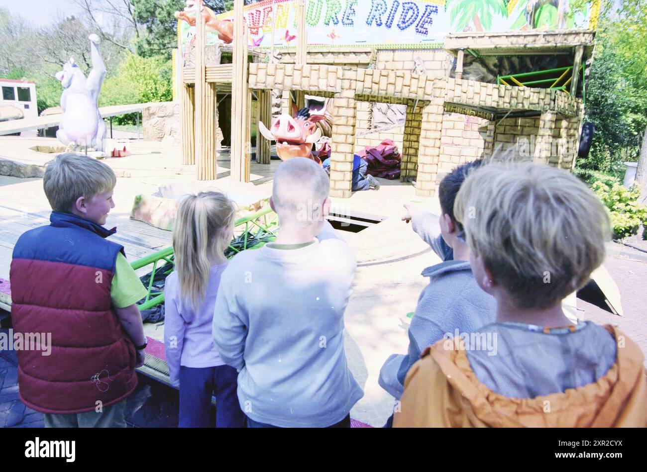 Bau der Messe Zaanenlaan, Haarlem, Zaanenlaan, Niederlande, 21-04-2003, Whizgle Dutch News: historische Bilder für die Zukunft. Erkunden Sie die Vergangenheit der Niederlande mit modernen Perspektiven durch Bilder von niederländischen Agenturen. Verbinden der Ereignisse von gestern mit den Erkenntnissen von morgen. Begeben Sie sich auf eine zeitlose Reise mit Geschichten, die unsere Zukunft prägen. Stockfoto