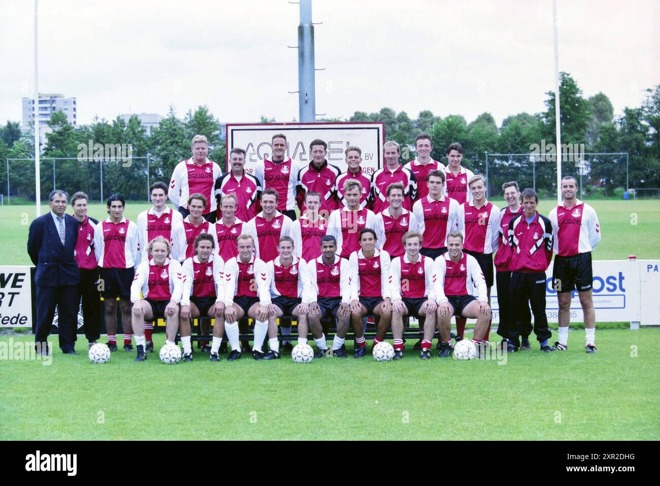 1st Team DCO, Haarlem, Niederlande, 19-08-1998, Whizgle Dutch News: Historische Bilder für die Zukunft. Erkunden Sie die Vergangenheit der Niederlande mit modernen Perspektiven durch Bilder von niederländischen Agenturen. Verbinden der Ereignisse von gestern mit den Erkenntnissen von morgen. Begeben Sie sich auf eine zeitlose Reise mit Geschichten, die unsere Zukunft prägen. Stockfoto