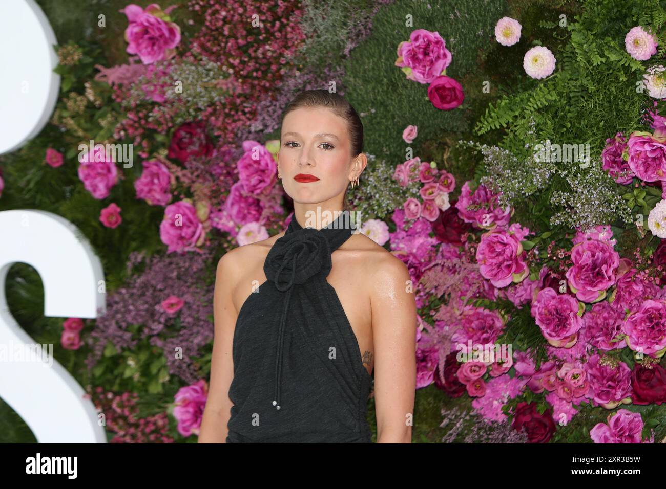 London, UK, 8. August 2024. Isabela Ferrer kommt BEI der UK Gala Screening von IT MIT US 2024, ODEON Luxe, Leicester Square, London. UK Credit Baz Seal/Alamy Live News Stockfoto