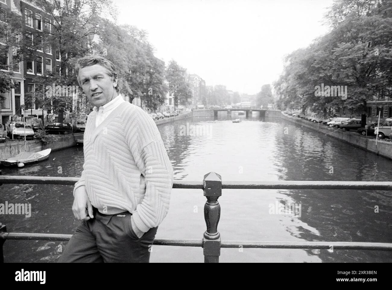 Joost Mellema, Grain voor Visch, Spaarnwoude, Personen, Spaarnwoude, Graan voor Visch, 12. August 1987, Whizgle Dutch News: Historical Images Tailored for the Future. Erkunden Sie die Vergangenheit der Niederlande mit modernen Perspektiven durch Bilder von niederländischen Agenturen. Verbinden der Ereignisse von gestern mit den Erkenntnissen von morgen. Begeben Sie sich auf eine zeitlose Reise mit Geschichten, die unsere Zukunft prägen. Stockfoto