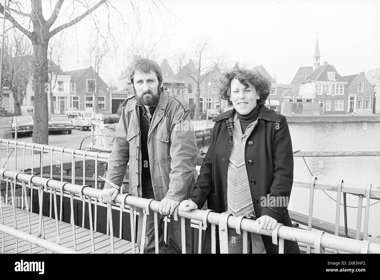 Unbekannte Person: Paar in Spaarndam, Personen, 28-02-1978, Whizgle Dutch News: Historische Bilder zugeschnitten auf die Zukunft. Erkunden Sie die Vergangenheit der Niederlande mit modernen Perspektiven durch Bilder von niederländischen Agenturen. Verbinden der Ereignisse von gestern mit den Erkenntnissen von morgen. Begeben Sie sich auf eine zeitlose Reise mit Geschichten, die unsere Zukunft prägen. Stockfoto