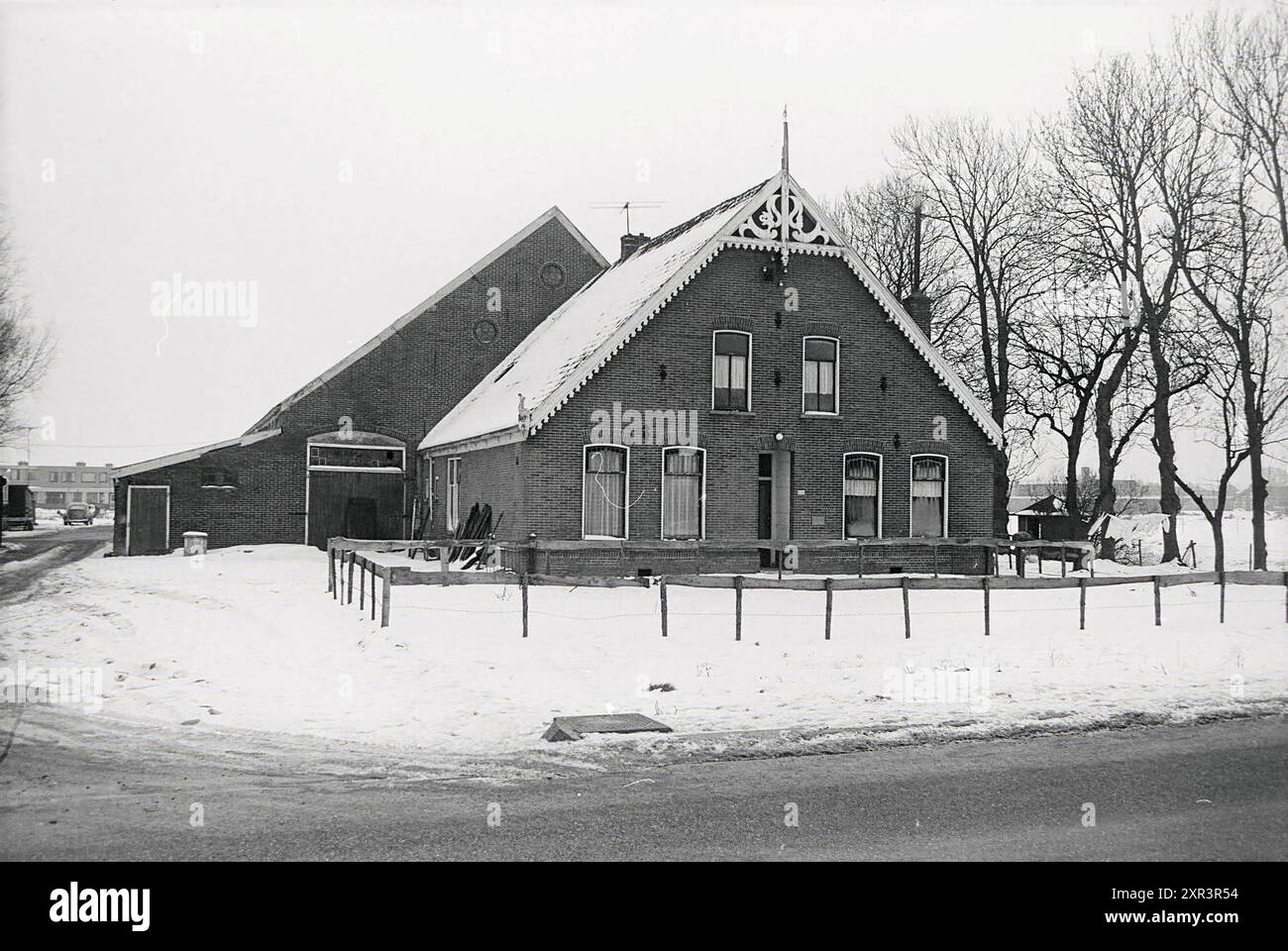 Farm, Hoofddorp, Farms, 19-02-1969, Whizgle Dutch News: Historical Images Tailored for the Future. Erkunden Sie die Vergangenheit der Niederlande mit modernen Perspektiven durch Bilder von niederländischen Agenturen. Verbinden der Ereignisse von gestern mit den Erkenntnissen von morgen. Begeben Sie sich auf eine zeitlose Reise mit Geschichten, die unsere Zukunft prägen. Stockfoto