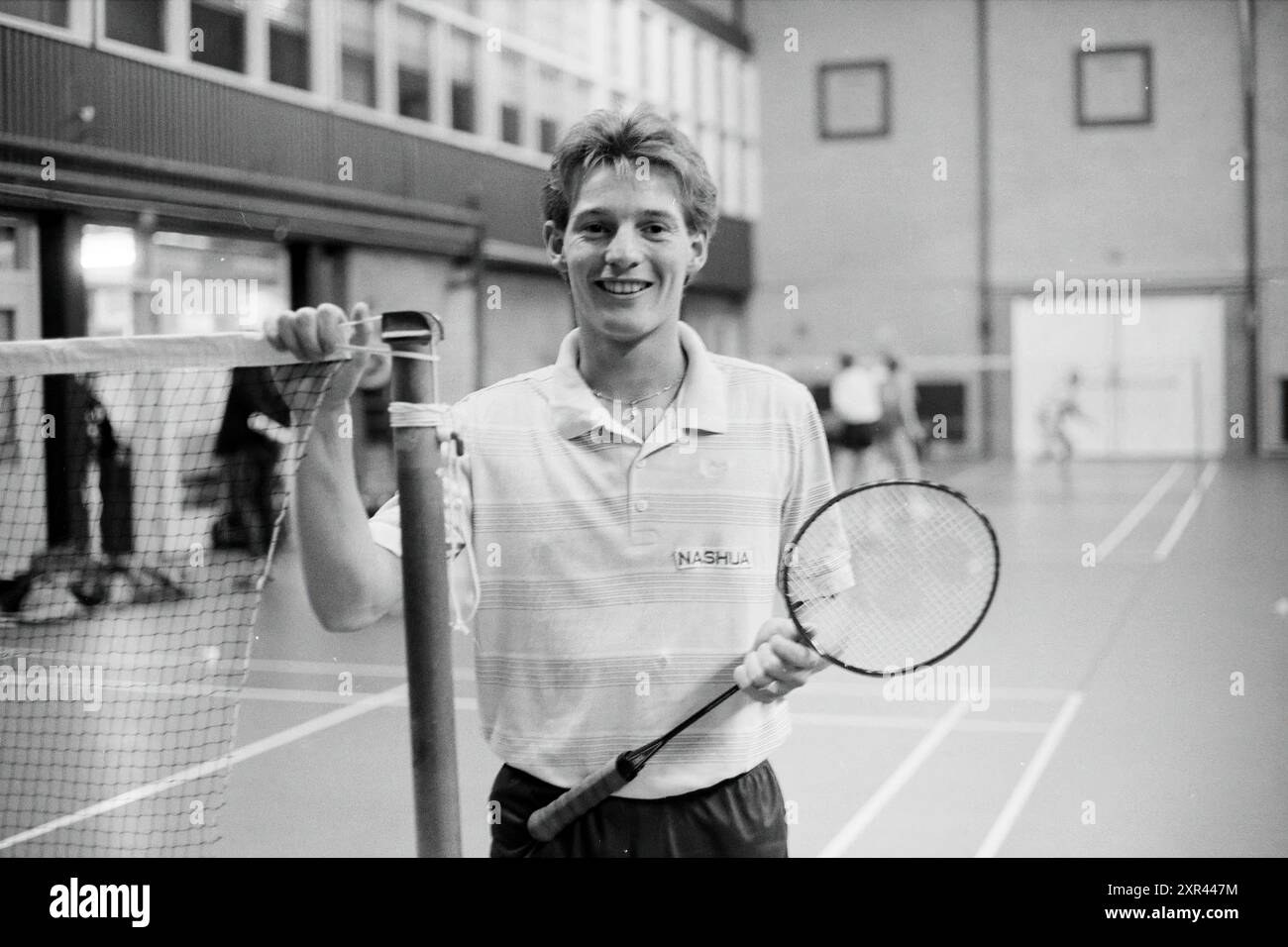 Badmintonspieler, 12. 08. 1987, Whizgle Dutch News: Historische Bilder zugeschnitten auf die Zukunft. Erkunden Sie die Vergangenheit der Niederlande mit modernen Perspektiven durch Bilder von niederländischen Agenturen. Verbinden der Ereignisse von gestern mit den Erkenntnissen von morgen. Begeben Sie sich auf eine zeitlose Reise mit Geschichten, die unsere Zukunft prägen. Stockfoto