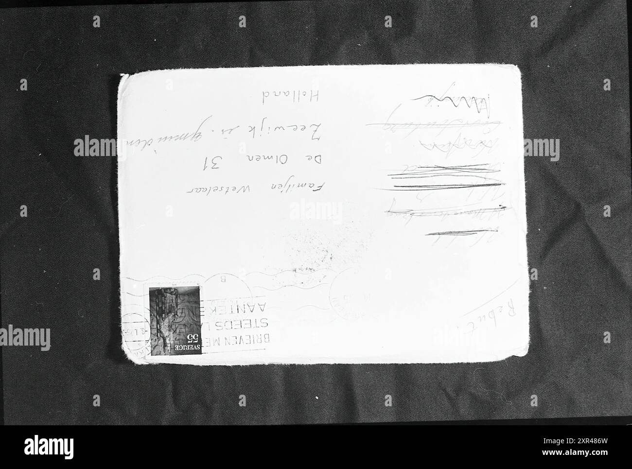 Umschlag von Schweden vorne und hinten, Whizgle Dutch News: Historische Bilder für die Zukunft. Erkunden Sie die Vergangenheit der Niederlande mit modernen Perspektiven durch Bilder von niederländischen Agenturen. Verbinden der Ereignisse von gestern mit den Erkenntnissen von morgen. Begeben Sie sich auf eine zeitlose Reise mit Geschichten, die unsere Zukunft prägen. Stockfoto