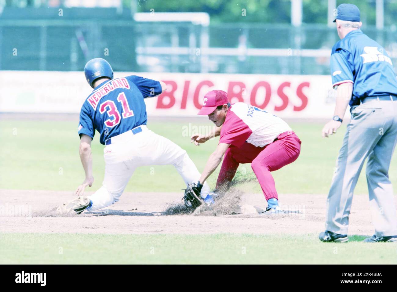 Baseball, New Players Dutch Team, 02-07-1999, Whizgle Dutch News: Historische Bilder für die Zukunft. Erkunden Sie die Vergangenheit der Niederlande mit modernen Perspektiven durch Bilder von niederländischen Agenturen. Verbinden der Ereignisse von gestern mit den Erkenntnissen von morgen. Begeben Sie sich auf eine zeitlose Reise mit Geschichten, die unsere Zukunft prägen. Stockfoto