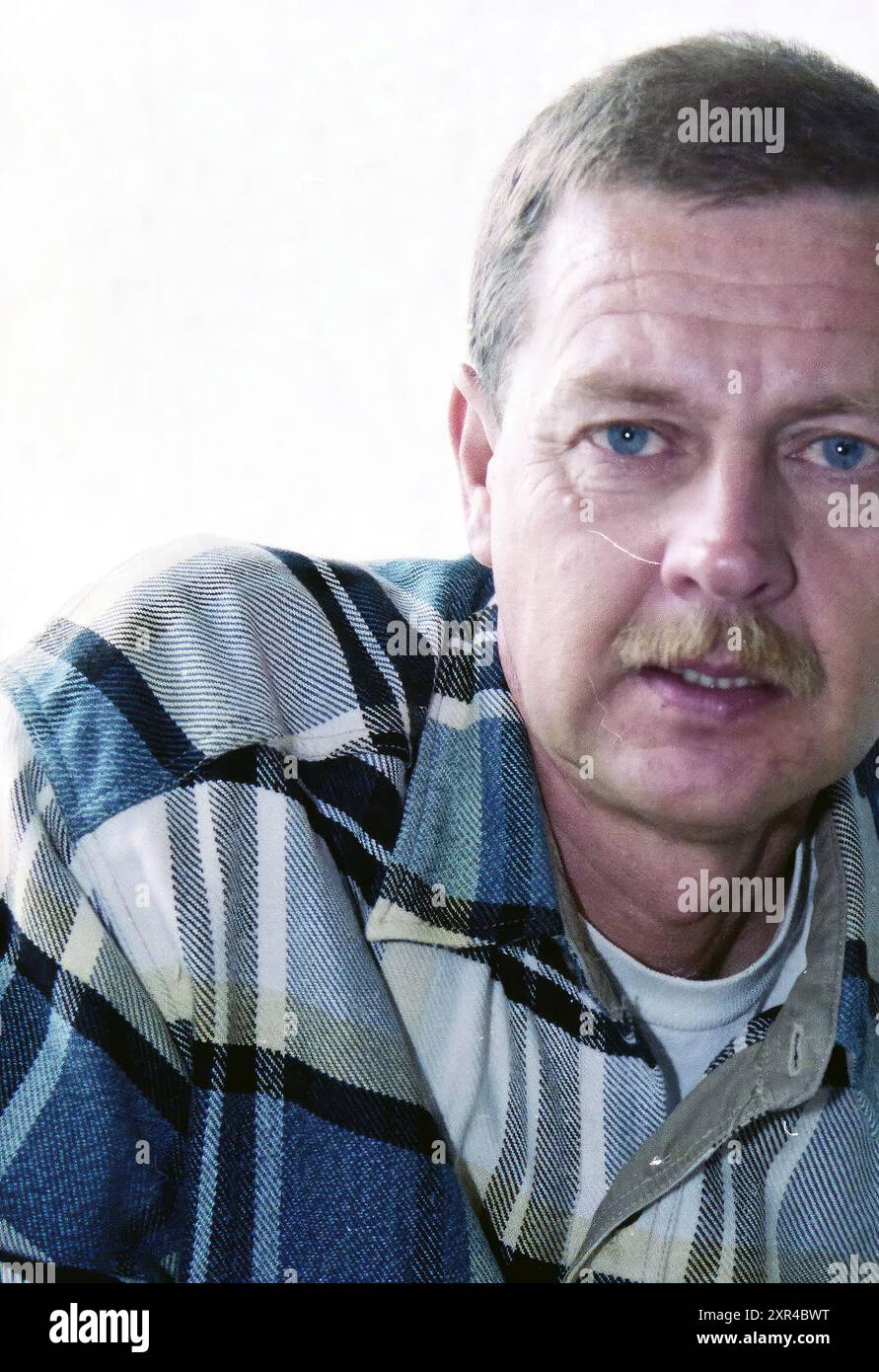 Karel de Boer, Haarlem, Niederlande, 28.05.2000, Whizgle Dutch News: Historical Images Tailored for the Future. Erkunden Sie die Vergangenheit der Niederlande mit modernen Perspektiven durch Bilder von niederländischen Agenturen. Verbinden der Ereignisse von gestern mit den Erkenntnissen von morgen. Begeben Sie sich auf eine zeitlose Reise mit Geschichten, die unsere Zukunft prägen. Stockfoto