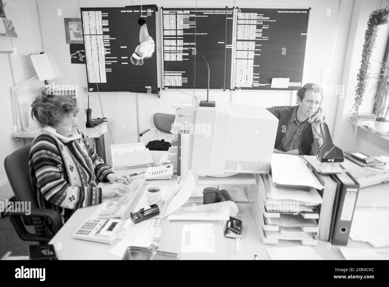 Arbeitsmedizinischer Dienst, KMU-Team, 21-02-1995, Whizgle Dutch News: Historische Bilder zugeschnitten auf die Zukunft. Erkunden Sie die Vergangenheit der Niederlande mit modernen Perspektiven durch Bilder von niederländischen Agenturen. Verbinden der Ereignisse von gestern mit den Erkenntnissen von morgen. Begeben Sie sich auf eine zeitlose Reise mit Geschichten, die unsere Zukunft prägen. Stockfoto