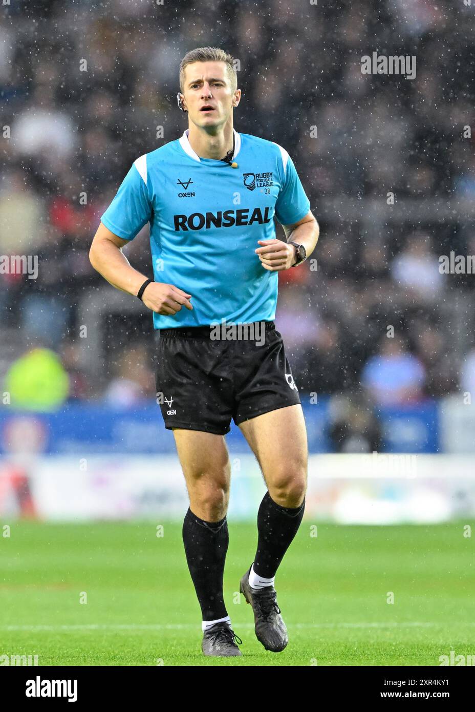 Schiedsrichter Chris Kendall beim 21. Spiel der Betfred Super League gegen Salford Red Devils im Totally Wicked Stadium, St Helens, Großbritannien, 8. August 2024 (Foto: Cody Froggatt/News Images) Stockfoto