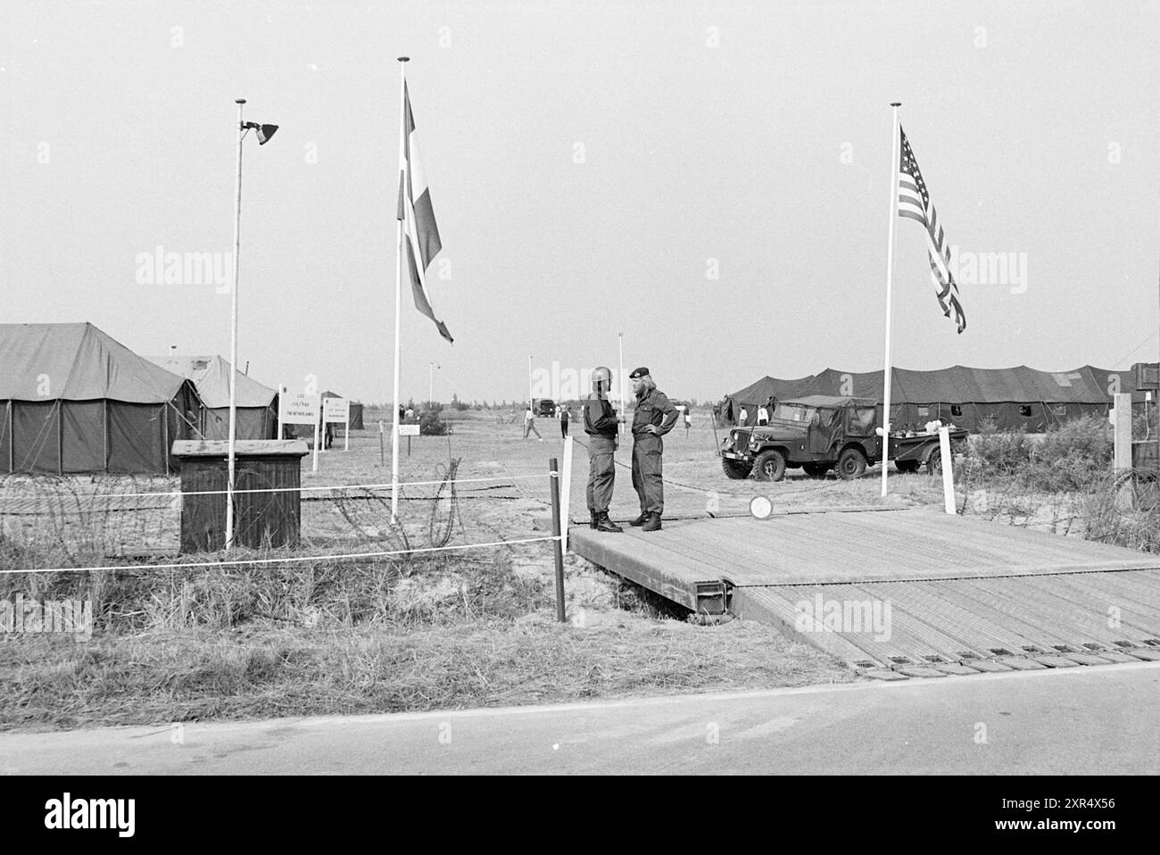 Amerikanische Soldaten in der Nähe von Amsterdam, Soldiers, 01-09-1977, Whizgle Dutch News: Historical Images Tailored for the Future. Erkunden Sie die Vergangenheit der Niederlande mit modernen Perspektiven durch Bilder von niederländischen Agenturen. Verbinden der Ereignisse von gestern mit den Erkenntnissen von morgen. Begeben Sie sich auf eine zeitlose Reise mit Geschichten, die unsere Zukunft prägen. Stockfoto