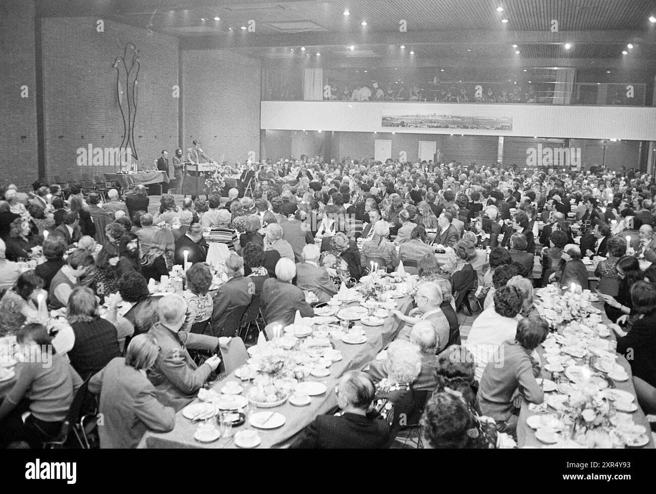 H.S.T., Blast Furnace Chess Tournament, 01-02-1975, Whizgle Dutch News: Historical Images Tailored for the Future. Erkunden Sie die Vergangenheit der Niederlande mit modernen Perspektiven durch Bilder von niederländischen Agenturen. Verbinden der Ereignisse von gestern mit den Erkenntnissen von morgen. Begeben Sie sich auf eine zeitlose Reise mit Geschichten, die unsere Zukunft prägen. Stockfoto