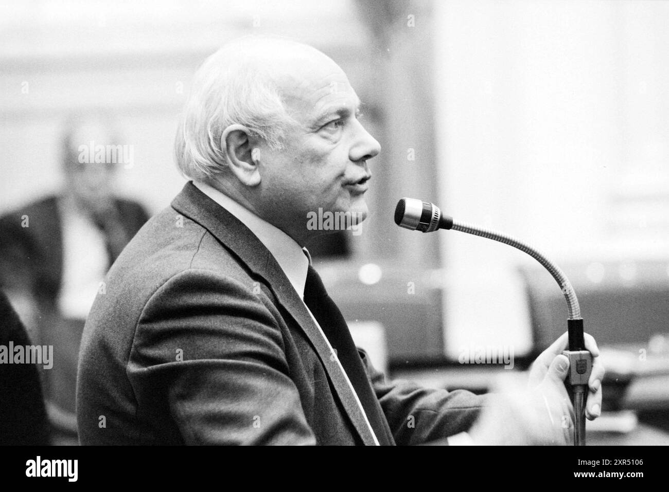 Portraits of the House of Representatives, Political Persons, 31-03-1981, Whizgle Dutch News: Historical Images Tailored for the Future. Erkunden Sie die Vergangenheit der Niederlande mit modernen Perspektiven durch Bilder von niederländischen Agenturen. Verbinden der Ereignisse von gestern mit den Erkenntnissen von morgen. Begeben Sie sich auf eine zeitlose Reise mit Geschichten, die unsere Zukunft prägen. Stockfoto