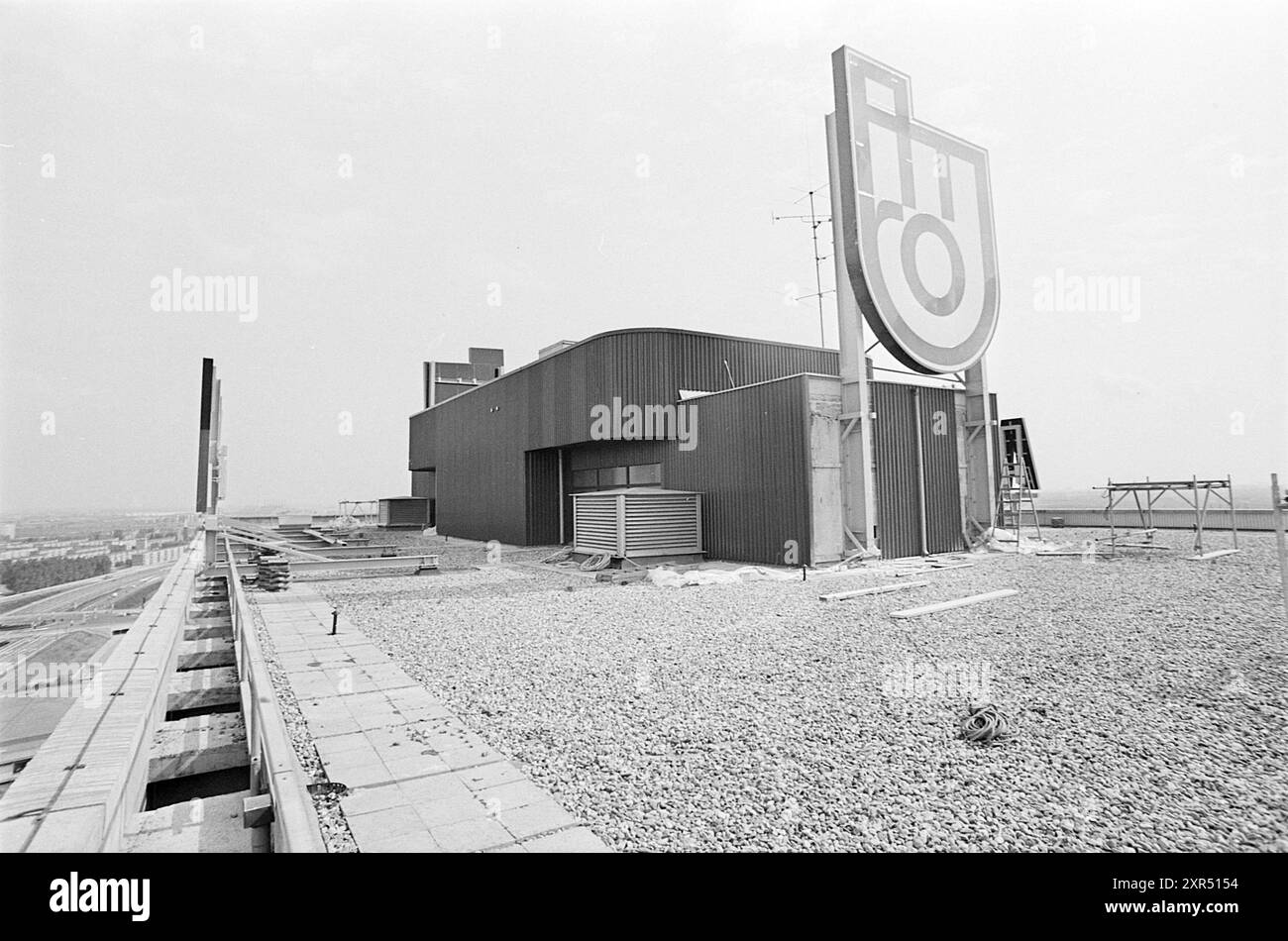 AMRO Bank Staalmeesterstraat Amsterdam (Place Letters), Work in Progress, Amsterdam, Staalmeesterstraat, Niederlande, 19-06-1974, Whizgle Dutch News: Historical Images Tailored for the Future. Erkunden Sie die Vergangenheit der Niederlande mit modernen Perspektiven durch Bilder von niederländischen Agenturen. Verbinden der Ereignisse von gestern mit den Erkenntnissen von morgen. Begeben Sie sich auf eine zeitlose Reise mit Geschichten, die unsere Zukunft prägen. Stockfoto
