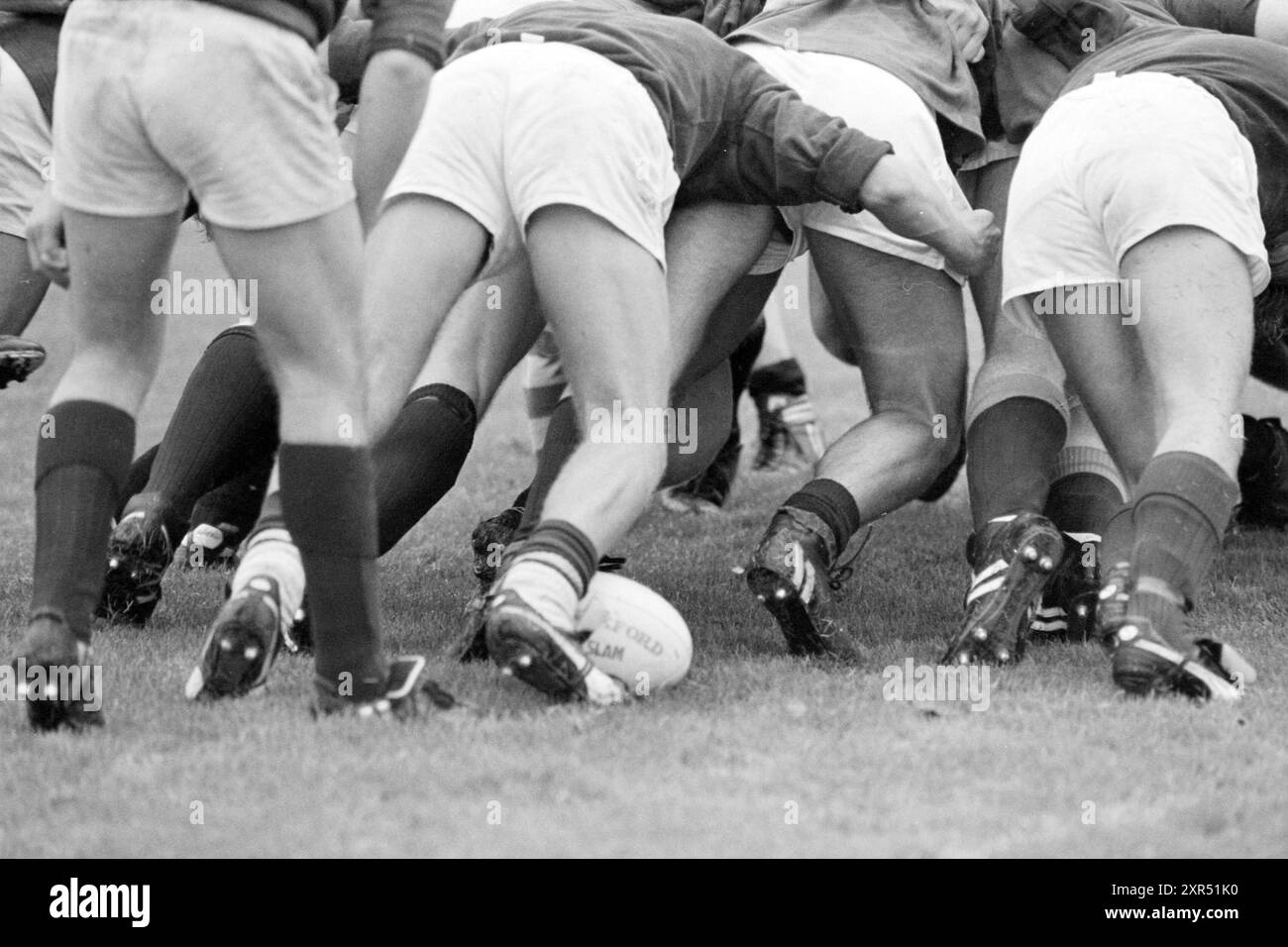 Haarlem - USRS, Rugby, 12.09.1987, Whizgle Dutch News: Historical Images Tailored for the Future. Erkunden Sie die Vergangenheit der Niederlande mit modernen Perspektiven durch Bilder von niederländischen Agenturen. Verbinden der Ereignisse von gestern mit den Erkenntnissen von morgen. Begeben Sie sich auf eine zeitlose Reise mit Geschichten, die unsere Zukunft prägen. Stockfoto