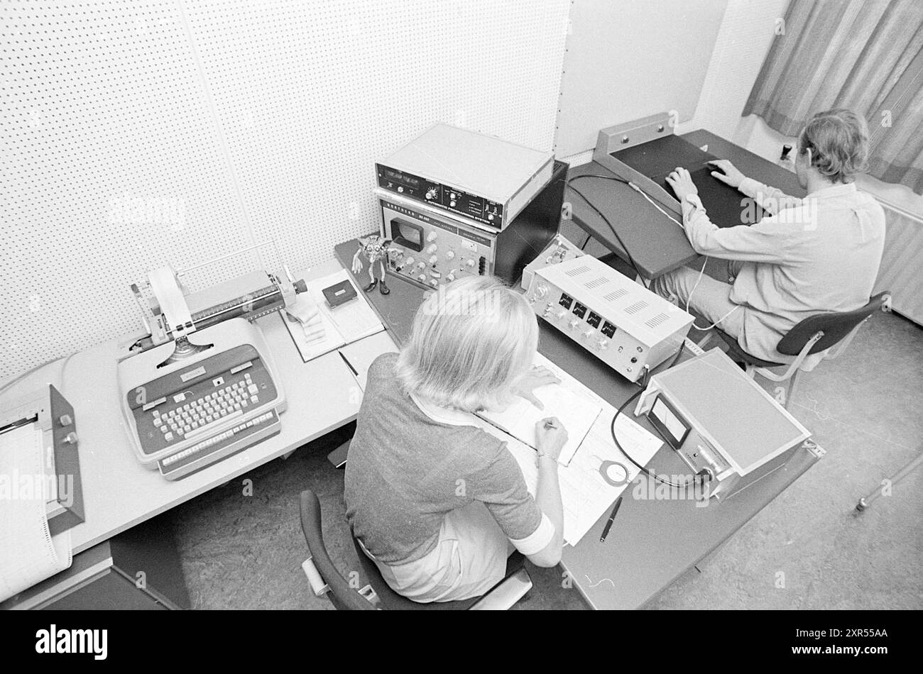 Messinstrumente St Bavo, Report, 04-06-1971, Whizgle Dutch News: Historical Images Tailored for the Future. Erkunden Sie die Vergangenheit der Niederlande mit modernen Perspektiven durch Bilder von niederländischen Agenturen. Verbinden der Ereignisse von gestern mit den Erkenntnissen von morgen. Begeben Sie sich auf eine zeitlose Reise mit Geschichten, die unsere Zukunft prägen. Stockfoto