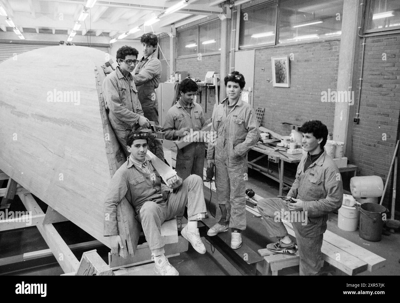 Immigrant Project, Lieven de Keyschool, 17-02-1991, Whizgle Dutch News: Historical Images Tailored for the Future. Erkunden Sie die Vergangenheit der Niederlande mit modernen Perspektiven durch Bilder von niederländischen Agenturen. Verbinden der Ereignisse von gestern mit den Erkenntnissen von morgen. Begeben Sie sich auf eine zeitlose Reise mit Geschichten, die unsere Zukunft prägen. Stockfoto
