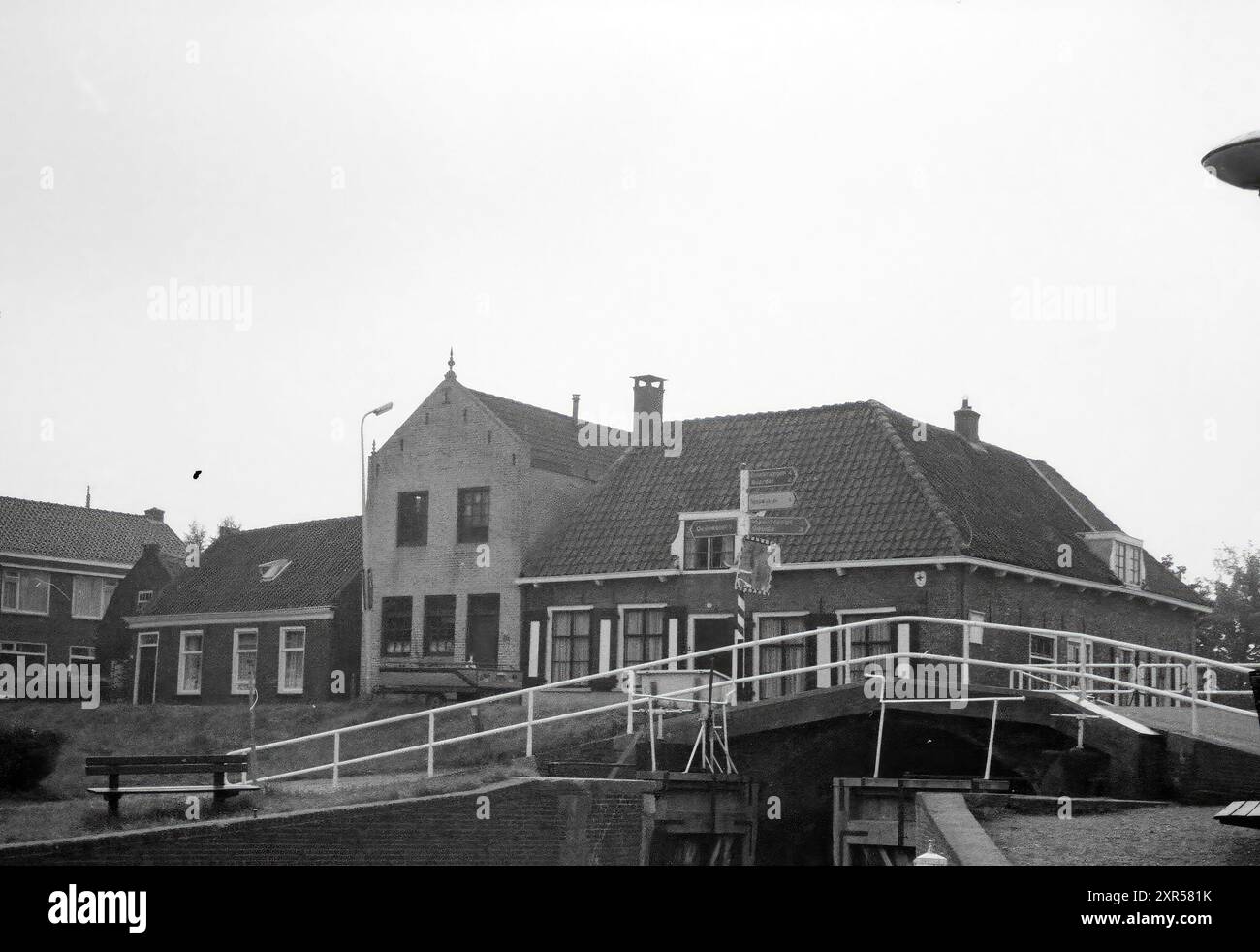 Hekendorp - Serie Lost Past, Villages and Cities, Hekendorp, 00-07-1987, Whizgle Dutch News: Historical Images Tailored for the Future. Erkunden Sie die Vergangenheit der Niederlande mit modernen Perspektiven durch Bilder von niederländischen Agenturen. Verbinden der Ereignisse von gestern mit den Erkenntnissen von morgen. Begeben Sie sich auf eine zeitlose Reise mit Geschichten, die unsere Zukunft prägen. Stockfoto