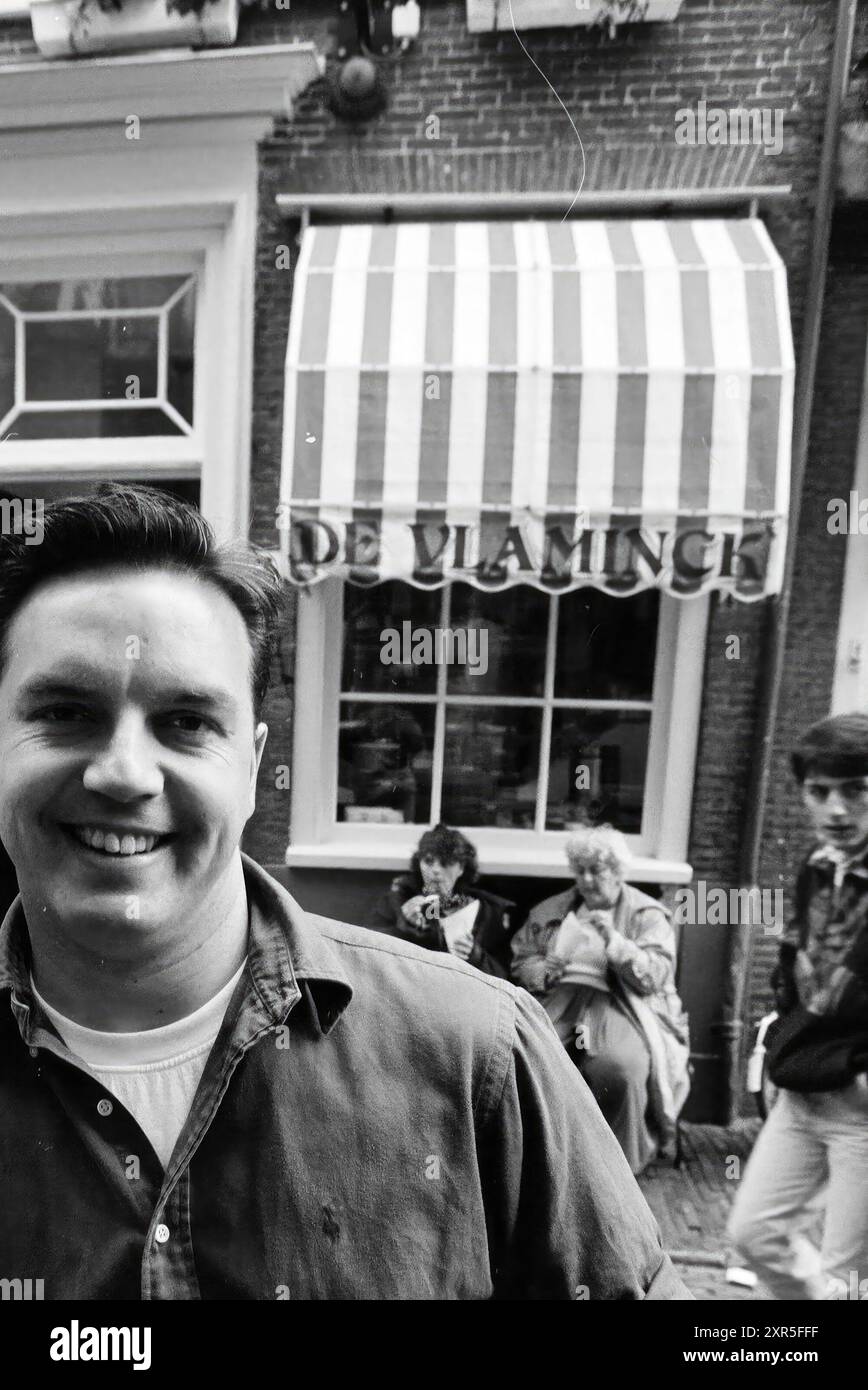 Hans Schlutter, die zehn, 19. 10. 1993, Whizgle Dutch News: Historische Bilder zugeschnitten auf die Zukunft. Erkunden Sie die Vergangenheit der Niederlande mit modernen Perspektiven durch Bilder von niederländischen Agenturen. Verbinden der Ereignisse von gestern mit den Erkenntnissen von morgen. Begeben Sie sich auf eine zeitlose Reise mit Geschichten, die unsere Zukunft prägen. Stockfoto