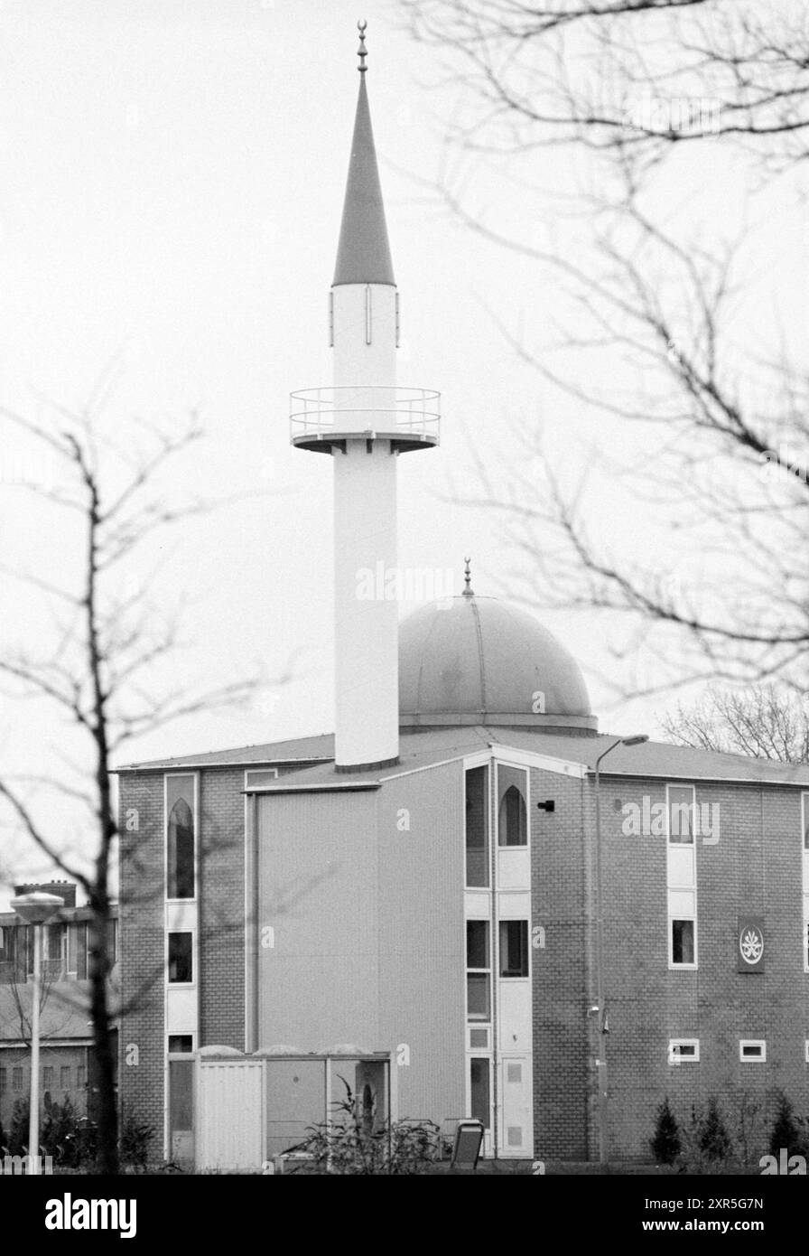 Außenmoschee, IJmuiden, IJmuiden, Niederlande, 02-12-1993, Whizgle Dutch News: historische Bilder für die Zukunft. Erkunden Sie die Vergangenheit der Niederlande mit modernen Perspektiven durch Bilder von niederländischen Agenturen. Verbinden der Ereignisse von gestern mit den Erkenntnissen von morgen. Begeben Sie sich auf eine zeitlose Reise mit Geschichten, die unsere Zukunft prägen. Stockfoto