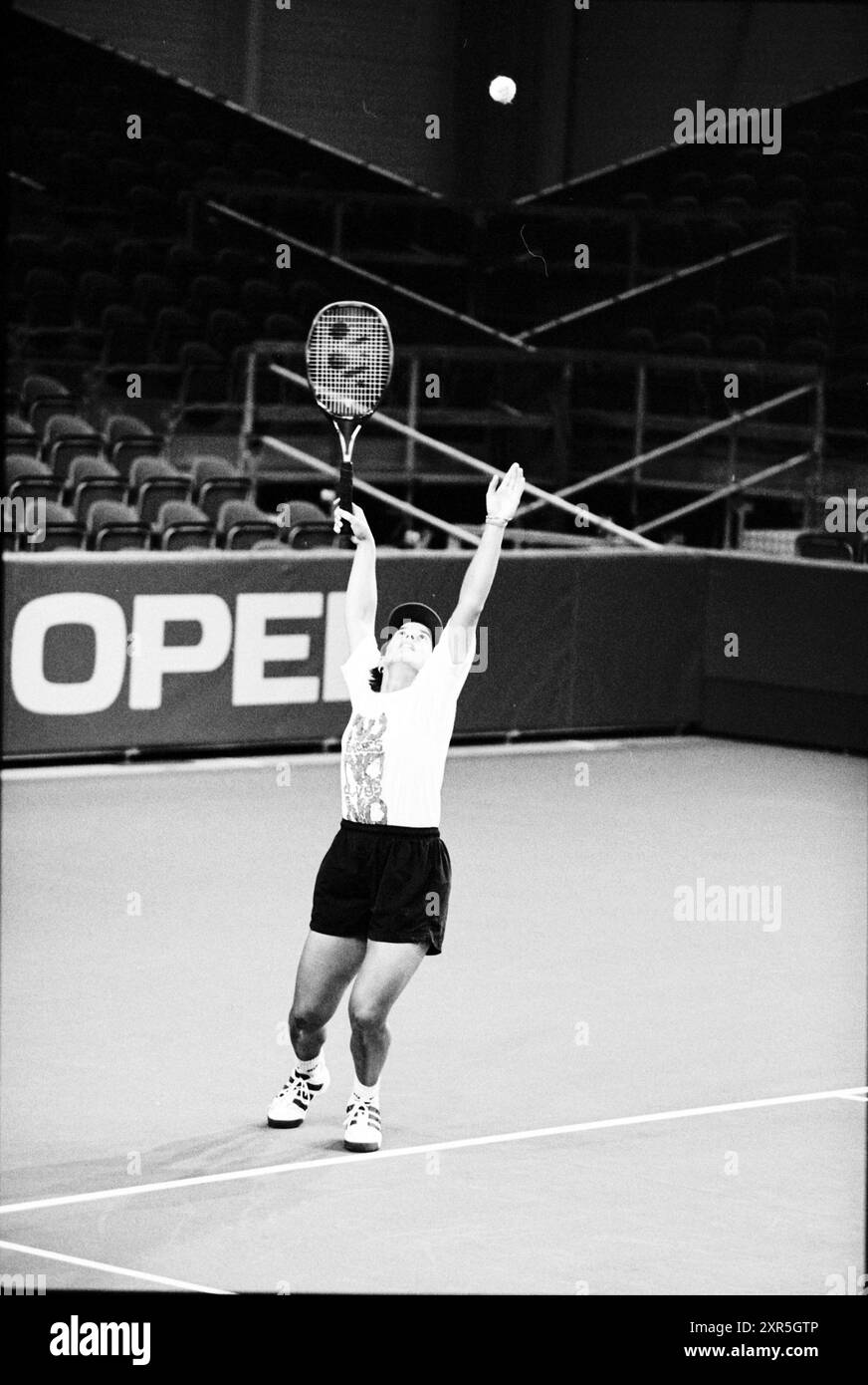 Gigi Fernandez, Fed Cup, 24.02.1997, Whizgle Dutch News: Historische Bilder für die Zukunft. Erkunden Sie die Vergangenheit der Niederlande mit modernen Perspektiven durch Bilder von niederländischen Agenturen. Verbinden der Ereignisse von gestern mit den Erkenntnissen von morgen. Begeben Sie sich auf eine zeitlose Reise mit Geschichten, die unsere Zukunft prägen. Stockfoto