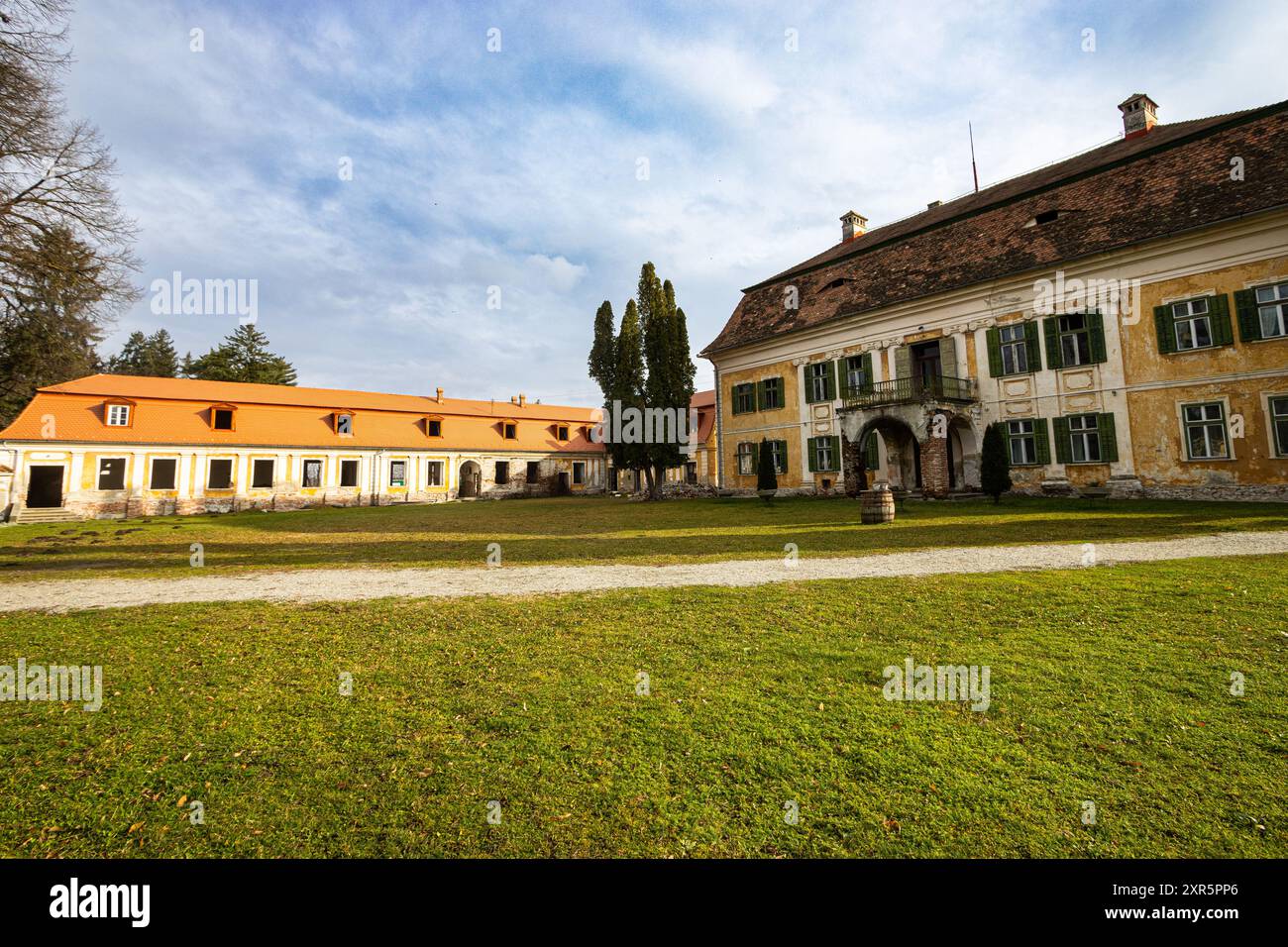 Palast Brukenthal (Palatul Brukenthal). Das Schloss Brukenthal in Avrig wurde Ende des 18. Jahrhunderts von dem Gouverneur Samuel von Brukenthal erbaut. Stockfoto