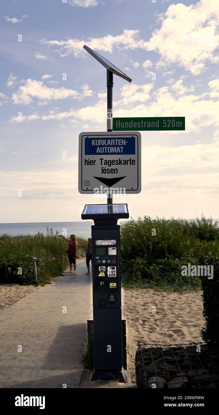 Usedom, Deutschland, 26. Juli 2024: Kiosk mit Strandkarten für Besucher der Strände von Usedom Stockfoto