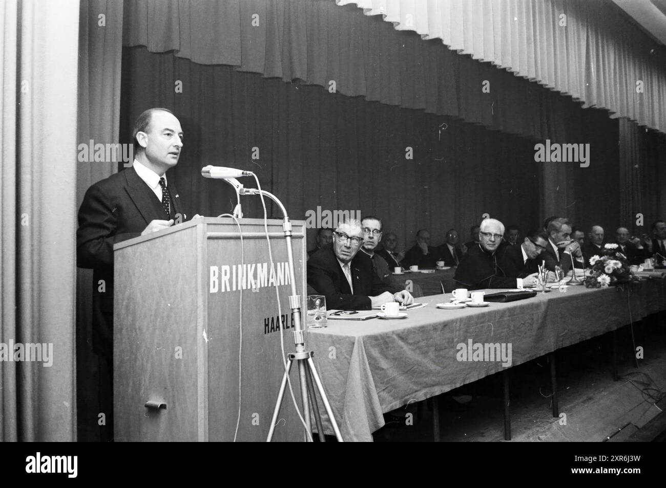 RK Farmers Organization KNBTB Meets, Whizgle Dutch News: Historische Bilder für die Zukunft. Erkunden Sie die Vergangenheit der Niederlande mit modernen Perspektiven durch Bilder von niederländischen Agenturen. Verbinden der Ereignisse von gestern mit den Erkenntnissen von morgen. Begeben Sie sich auf eine zeitlose Reise mit Geschichten, die unsere Zukunft prägen. Stockfoto