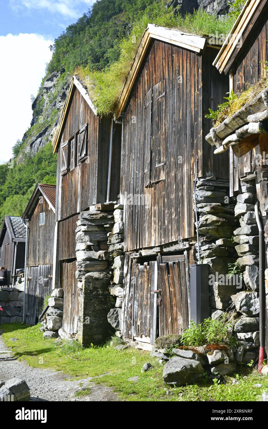 Altes Fischerhaus im Dorf Geiranger, Norwegen. Stockfoto