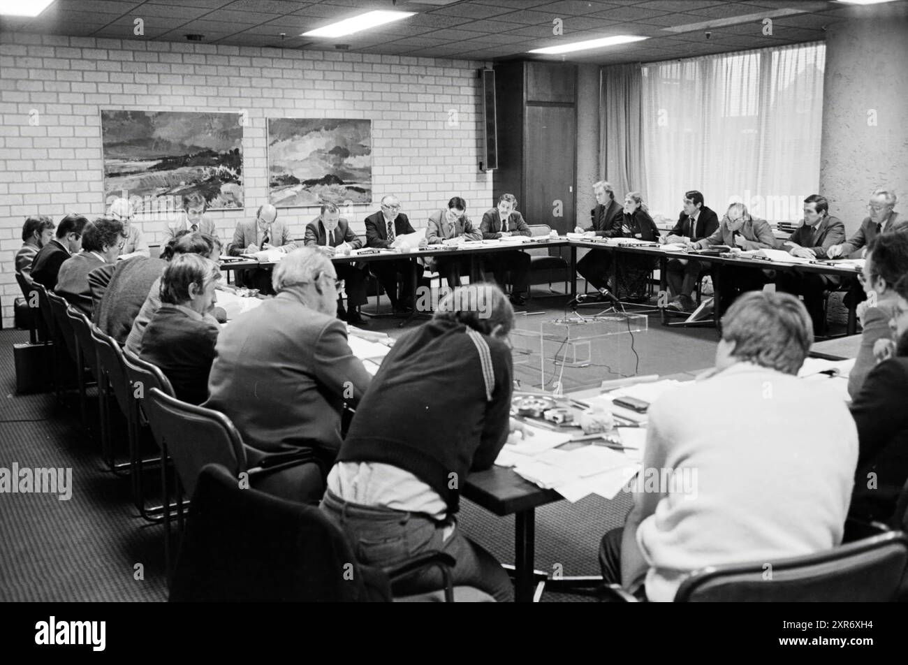 C.O.R. Meeting VNU, Hoog Brabant, Utrecht, VNU Association of Dutch Publishers, Utrecht, 27-11-1981, Whizgle Dutch News: Historical Images Tailored for the Future. Erkunden Sie die Vergangenheit der Niederlande mit modernen Perspektiven durch Bilder von niederländischen Agenturen. Verbinden der Ereignisse von gestern mit den Erkenntnissen von morgen. Begeben Sie sich auf eine zeitlose Reise mit Geschichten, die unsere Zukunft prägen. Stockfoto